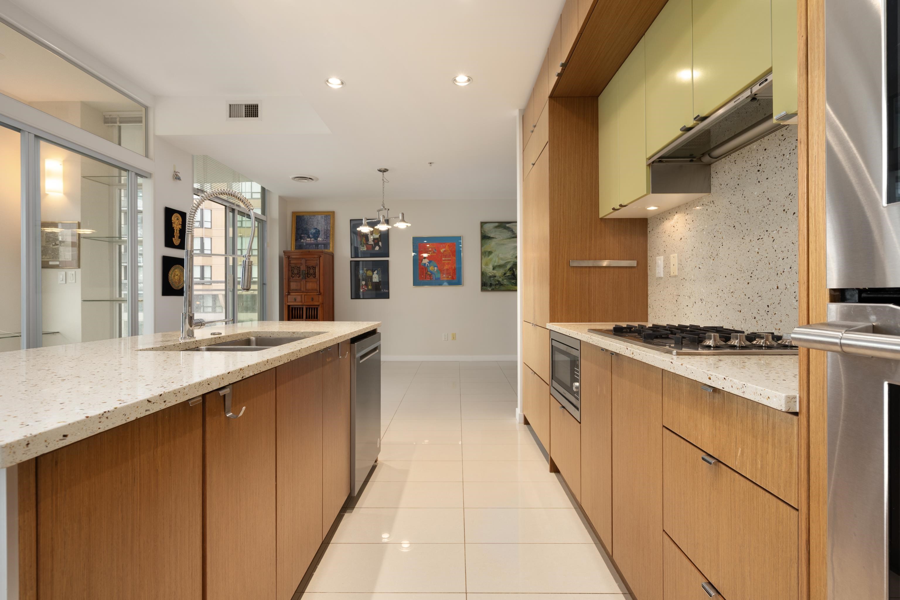1404 1205 HOWE STREET