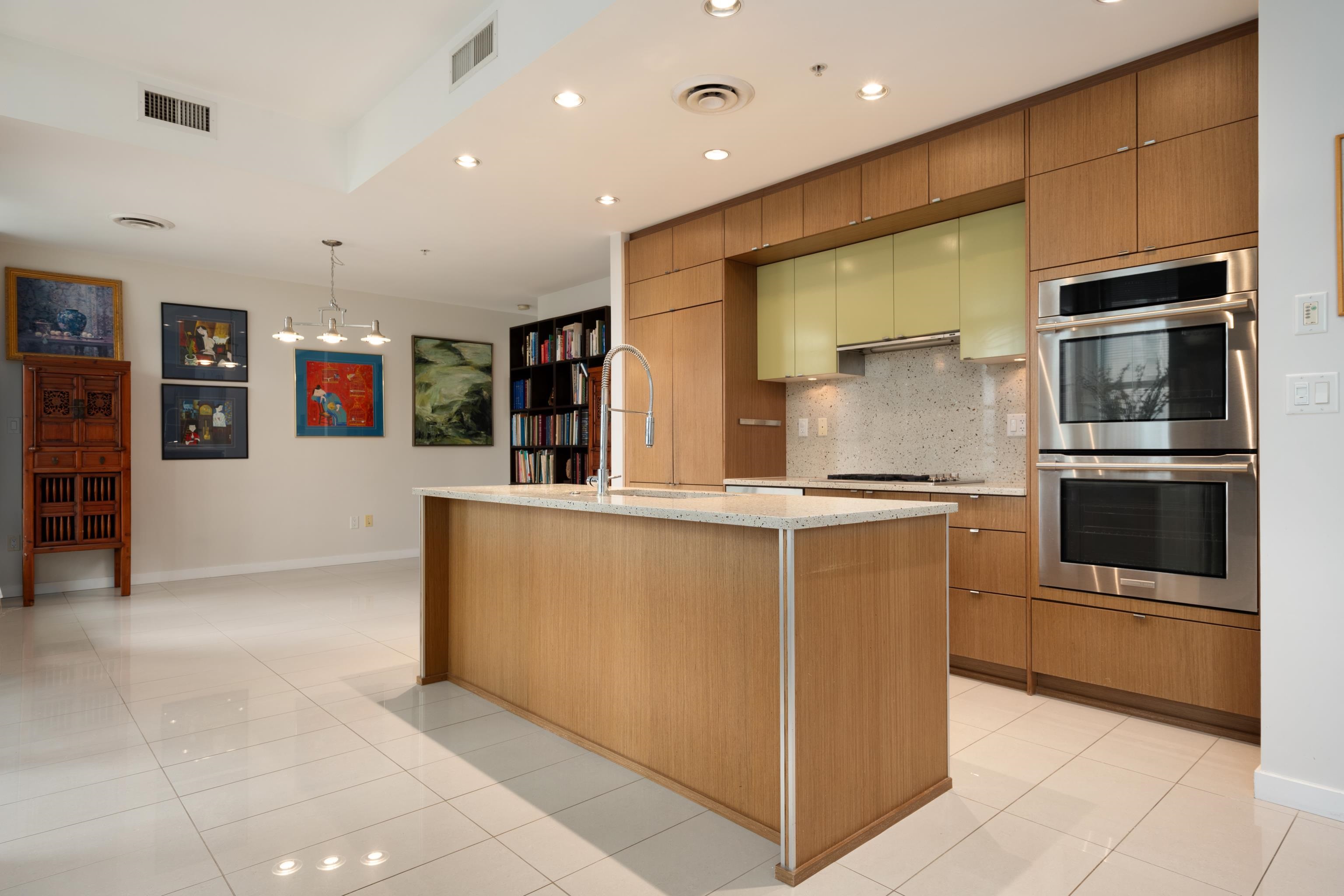 1404 1205 HOWE STREET