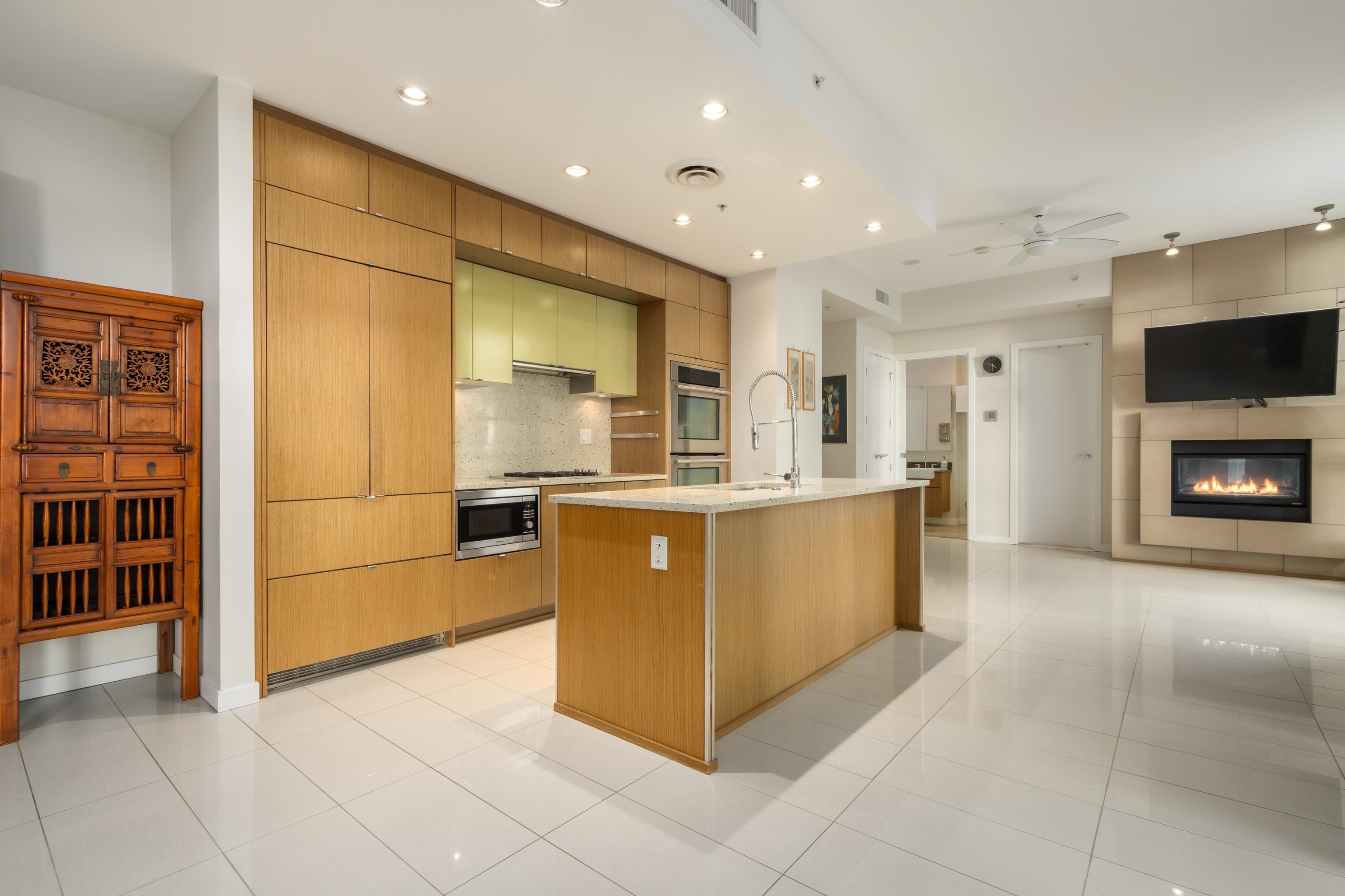 1404 1205 HOWE STREET