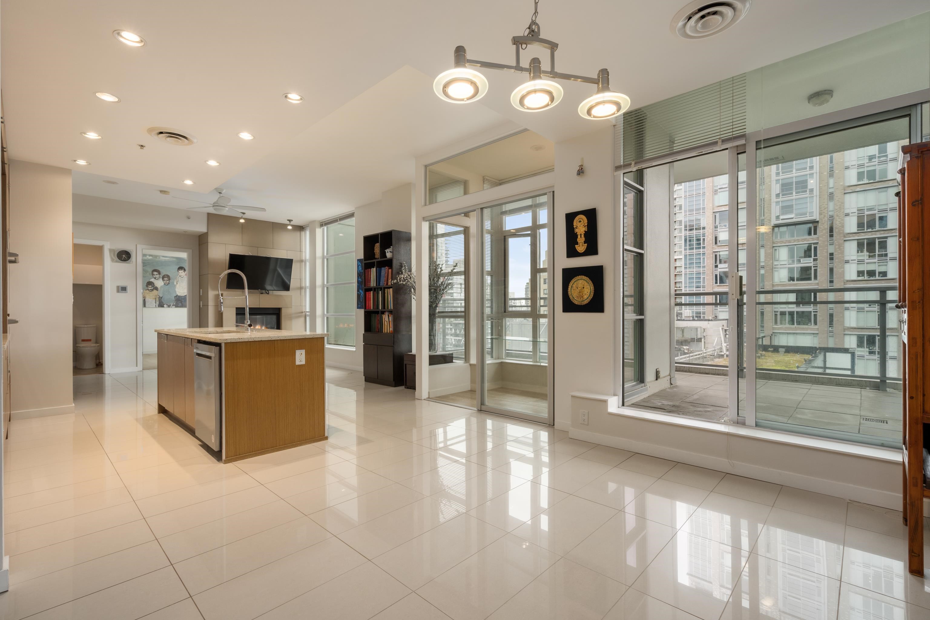 1404 1205 HOWE STREET