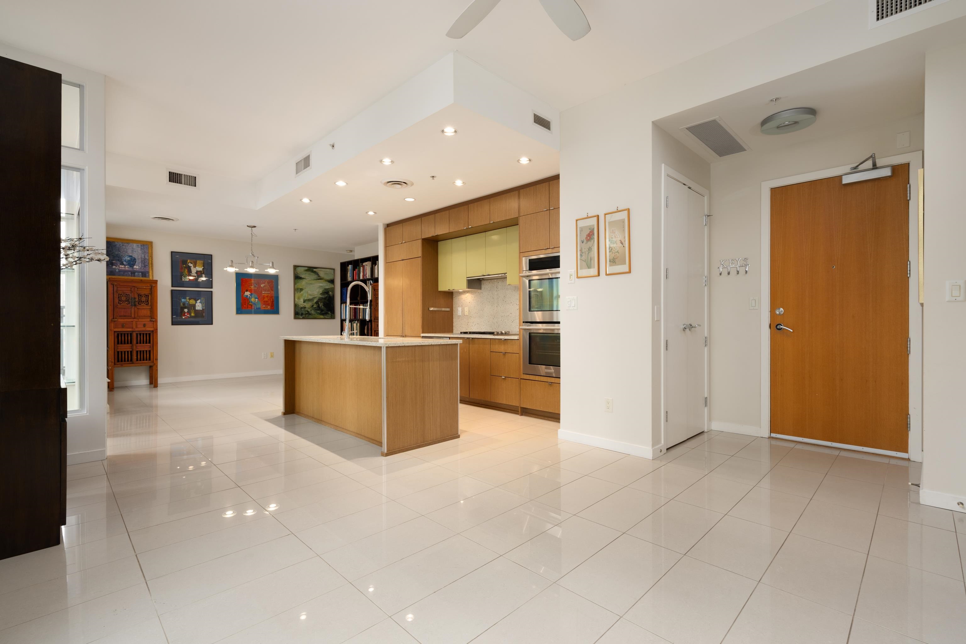 1404 1205 HOWE STREET