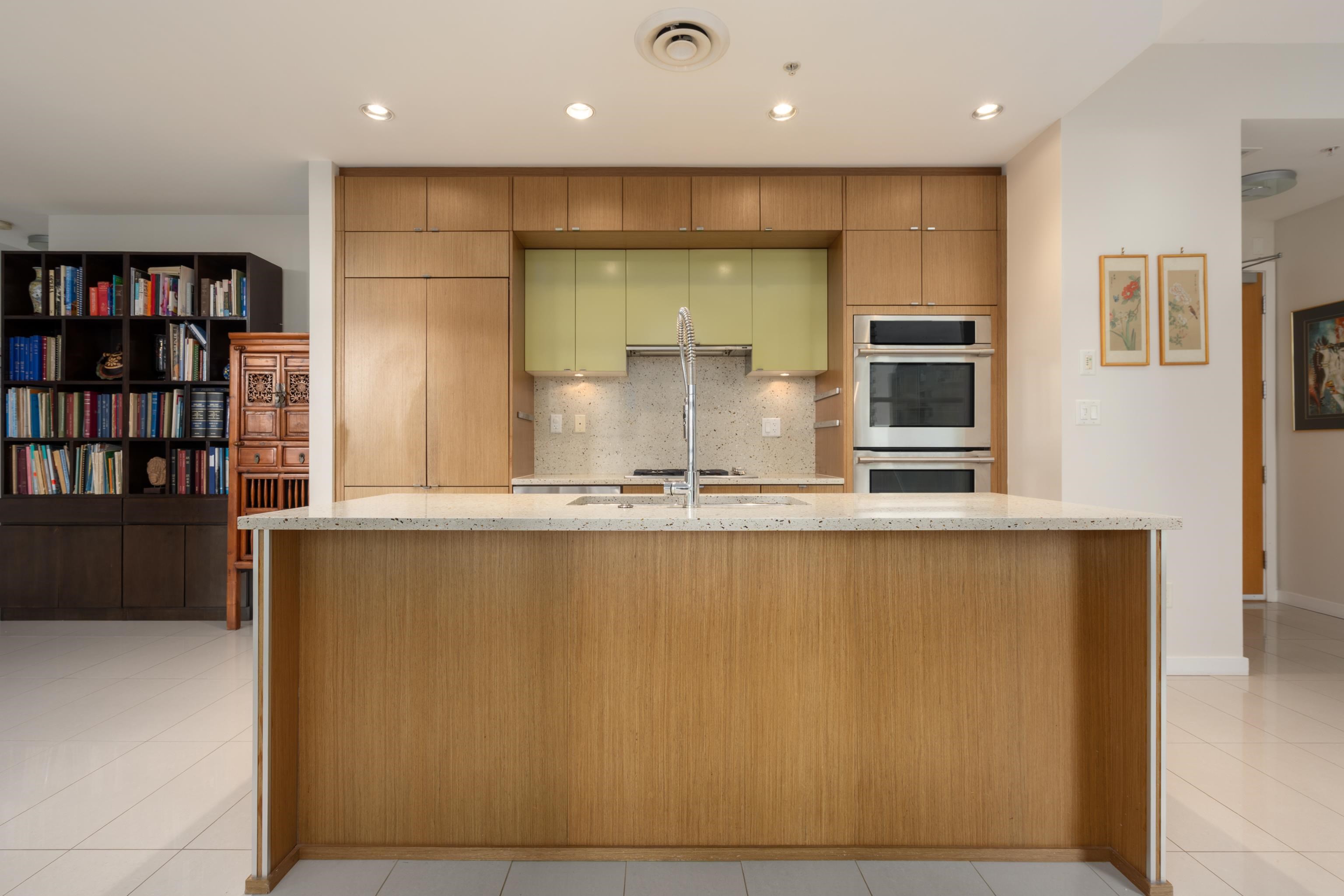 1404 1205 HOWE STREET