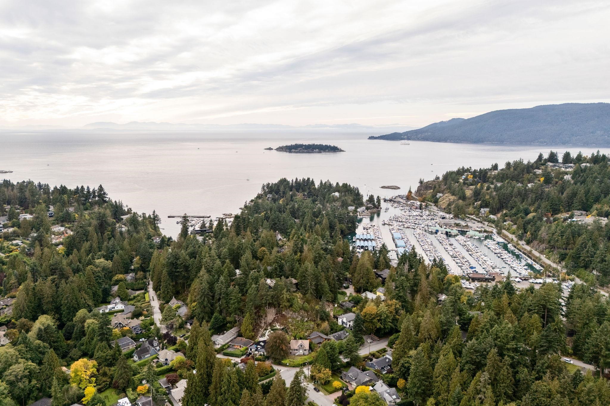5607 EAGLE HARBOUR ROAD