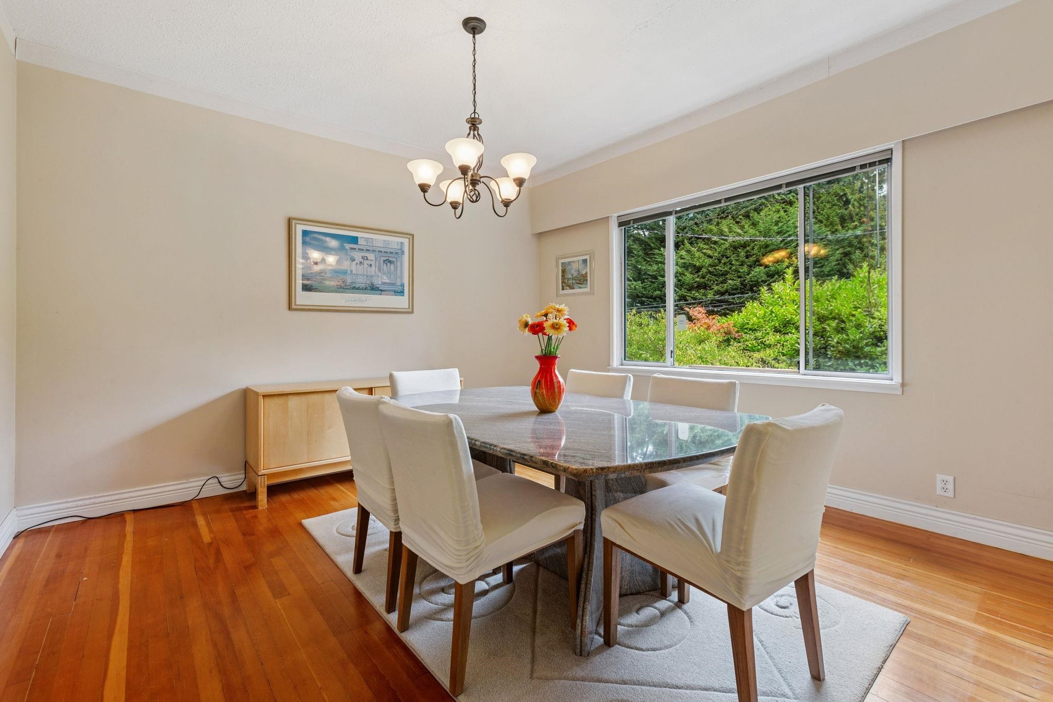 5607 EAGLE HARBOUR ROAD