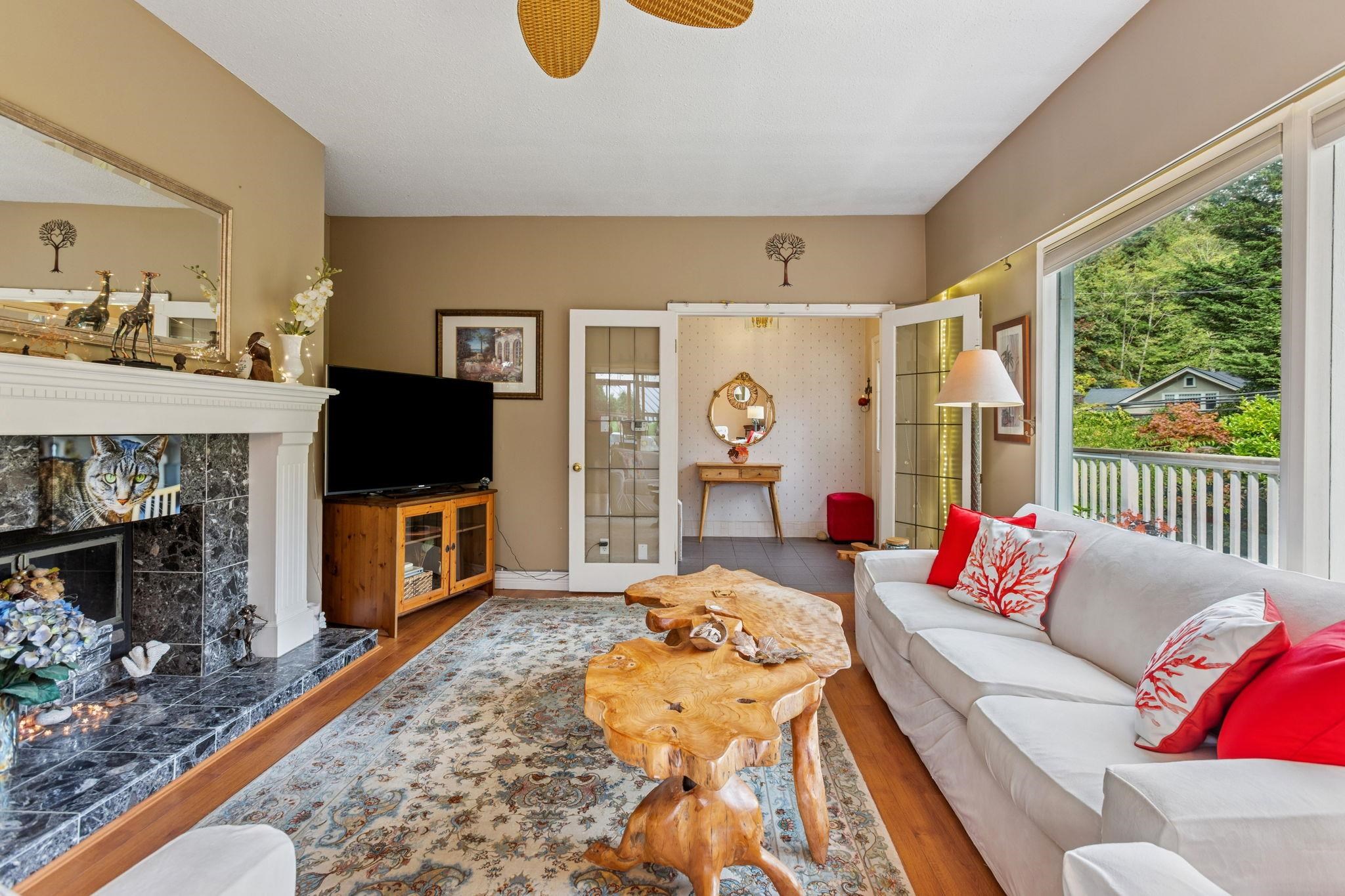 5607 EAGLE HARBOUR ROAD