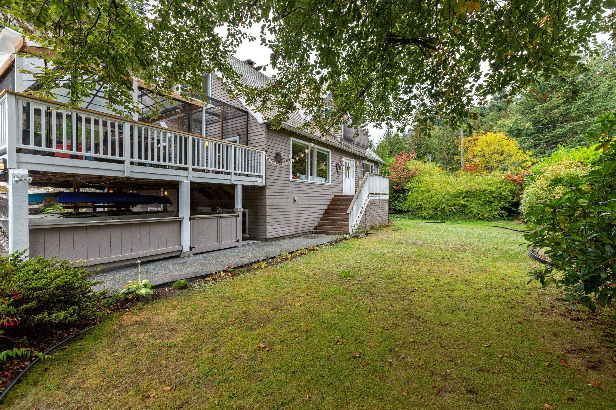 5607 EAGLE HARBOUR ROAD