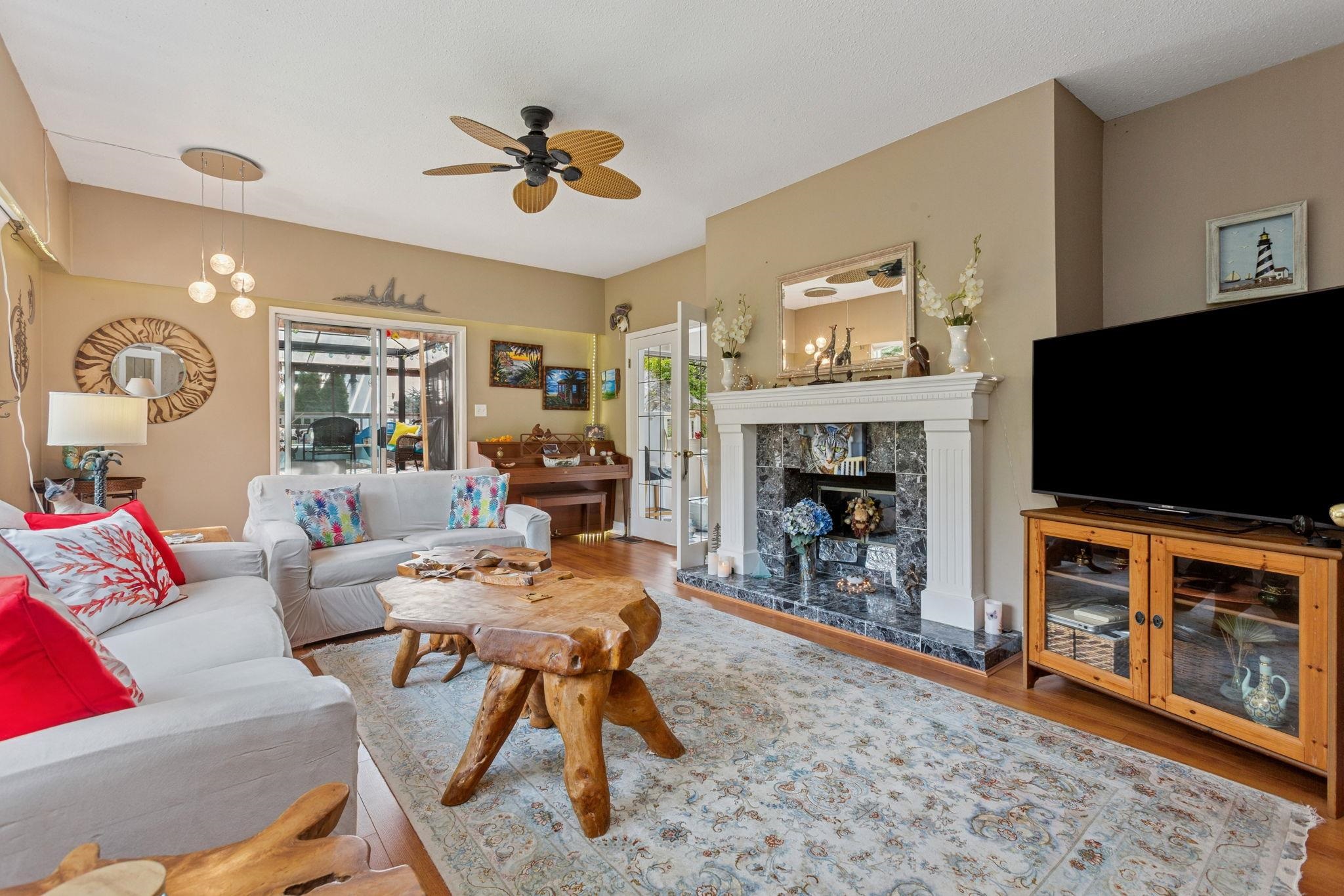 5607 EAGLE HARBOUR ROAD
