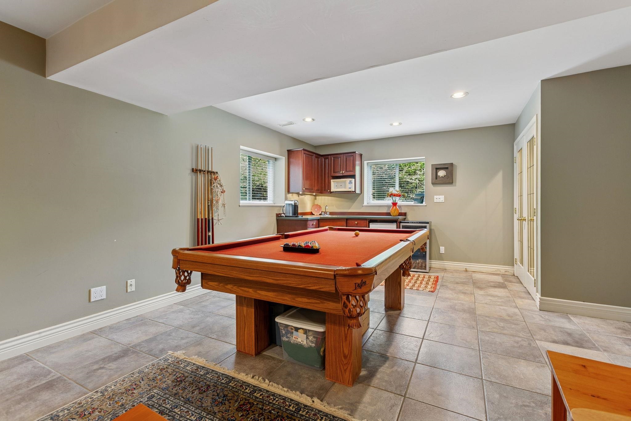 5607 EAGLE HARBOUR ROAD