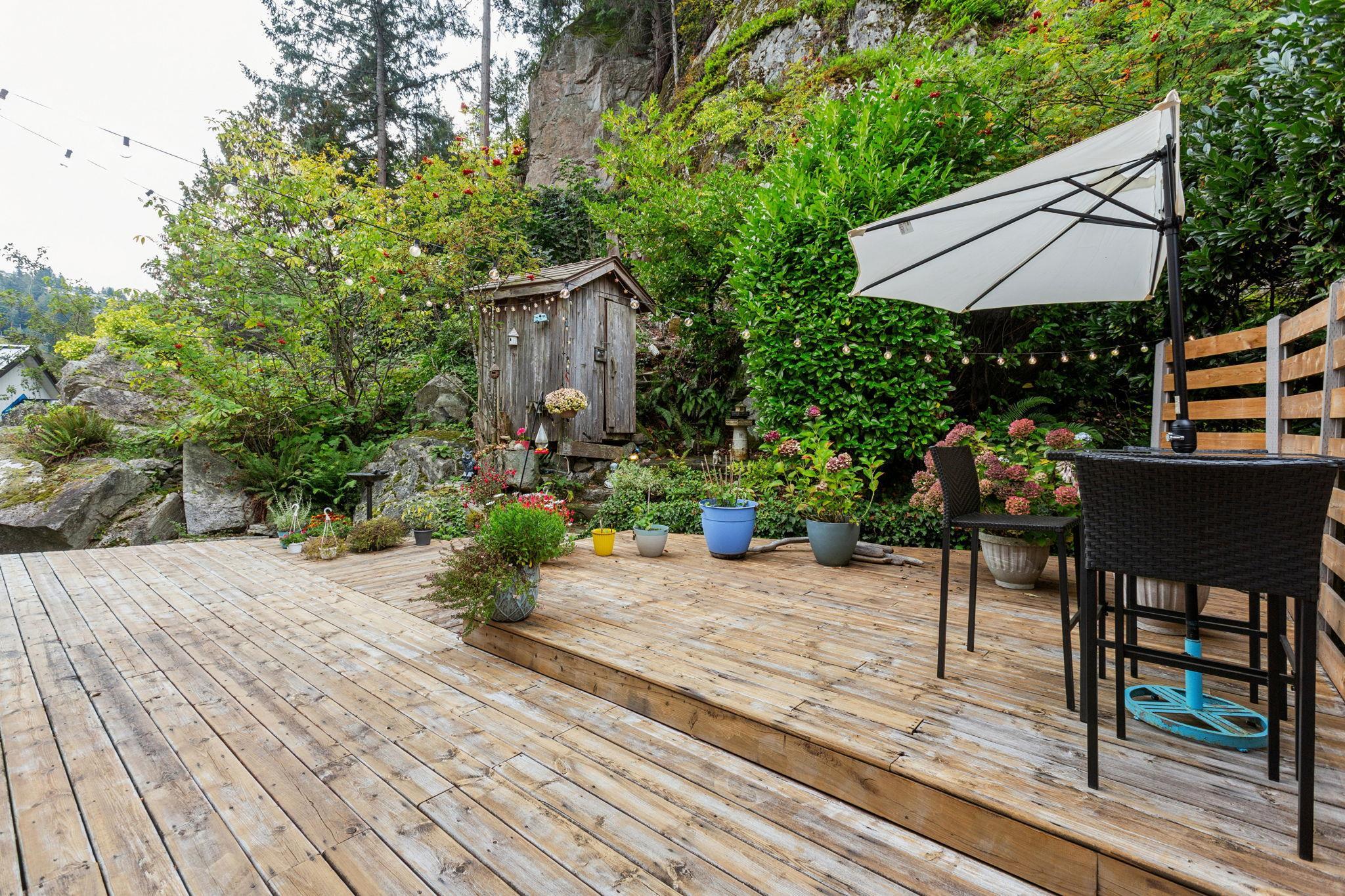 5607 EAGLE HARBOUR ROAD