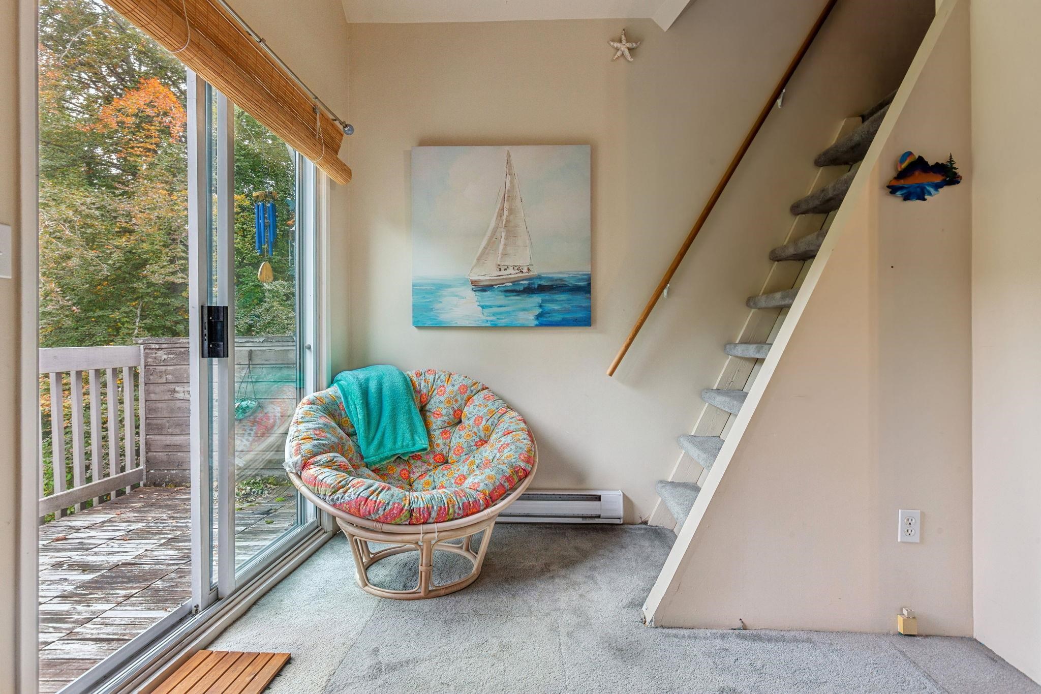 5607 EAGLE HARBOUR ROAD