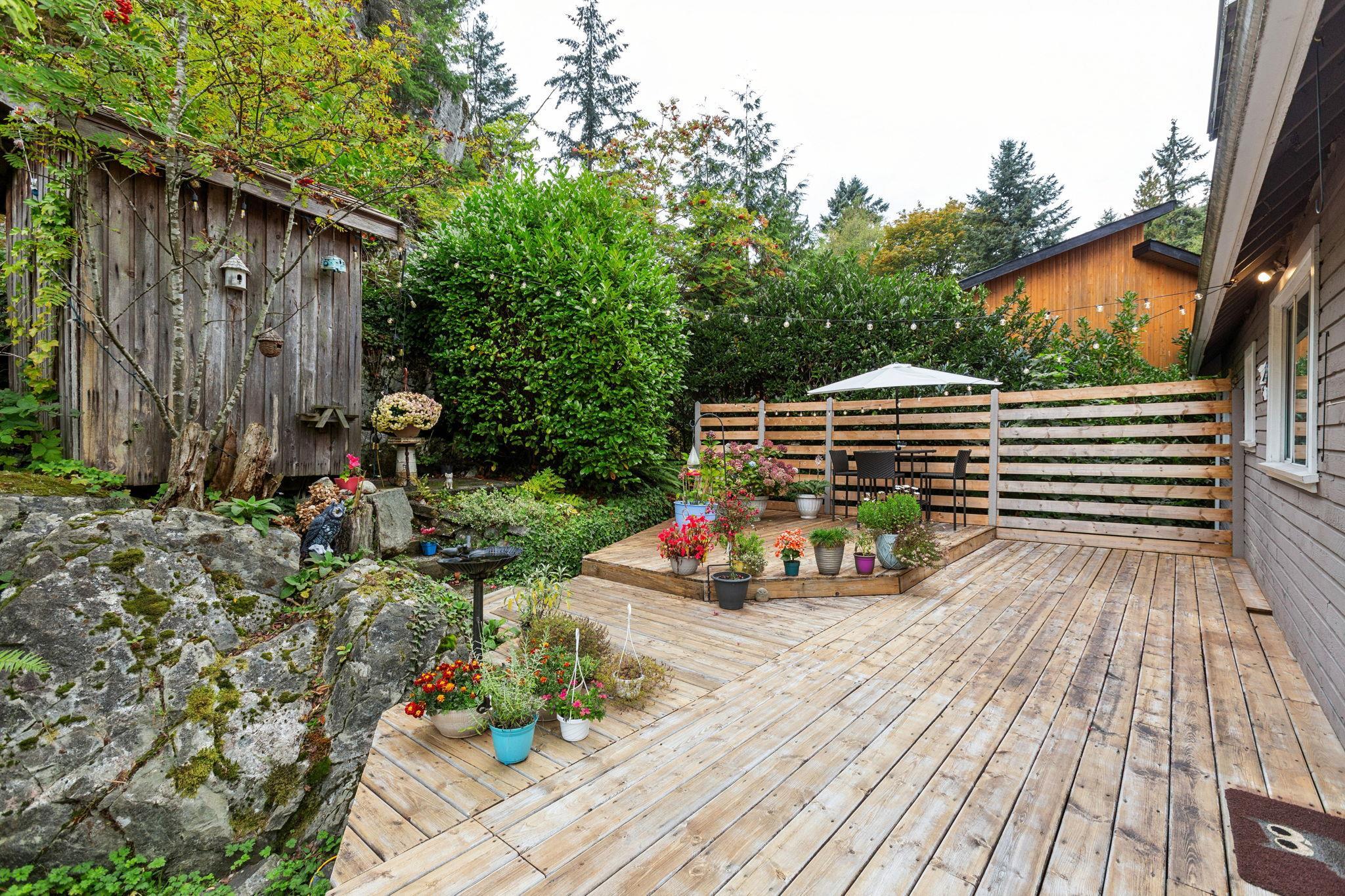 5607 EAGLE HARBOUR ROAD