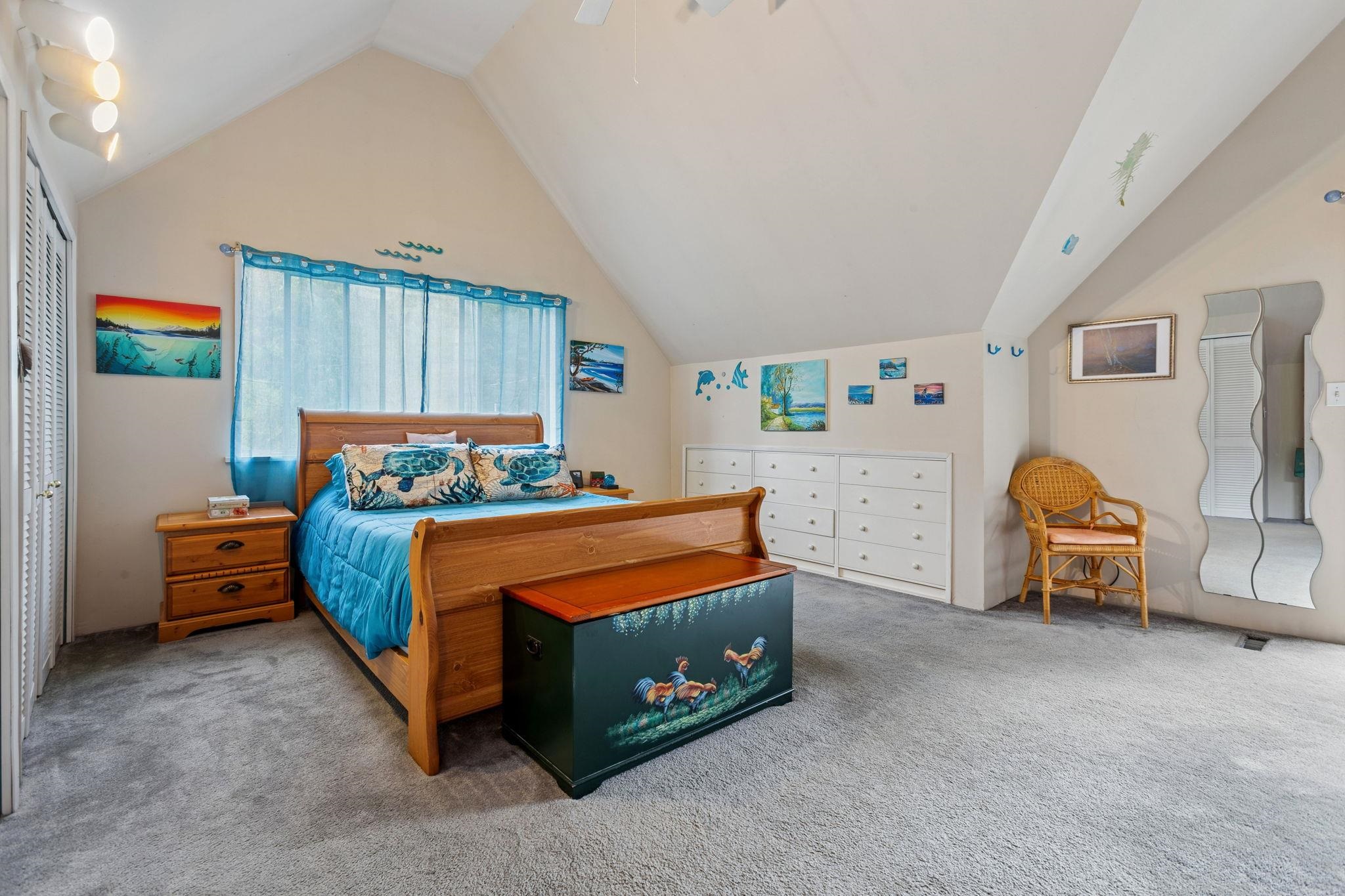 5607 EAGLE HARBOUR ROAD