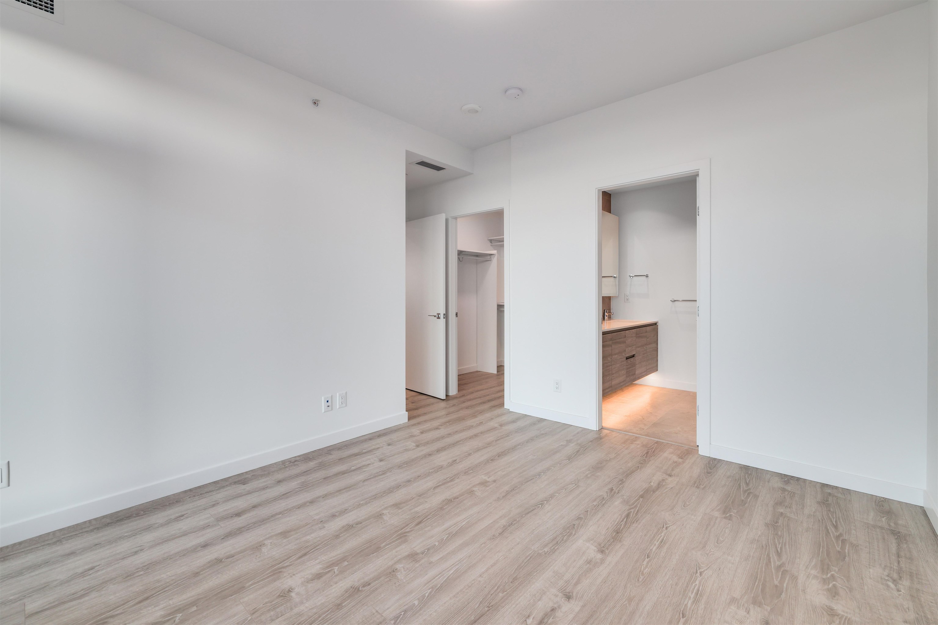 3504 680 QUAYSIDE DRIVE