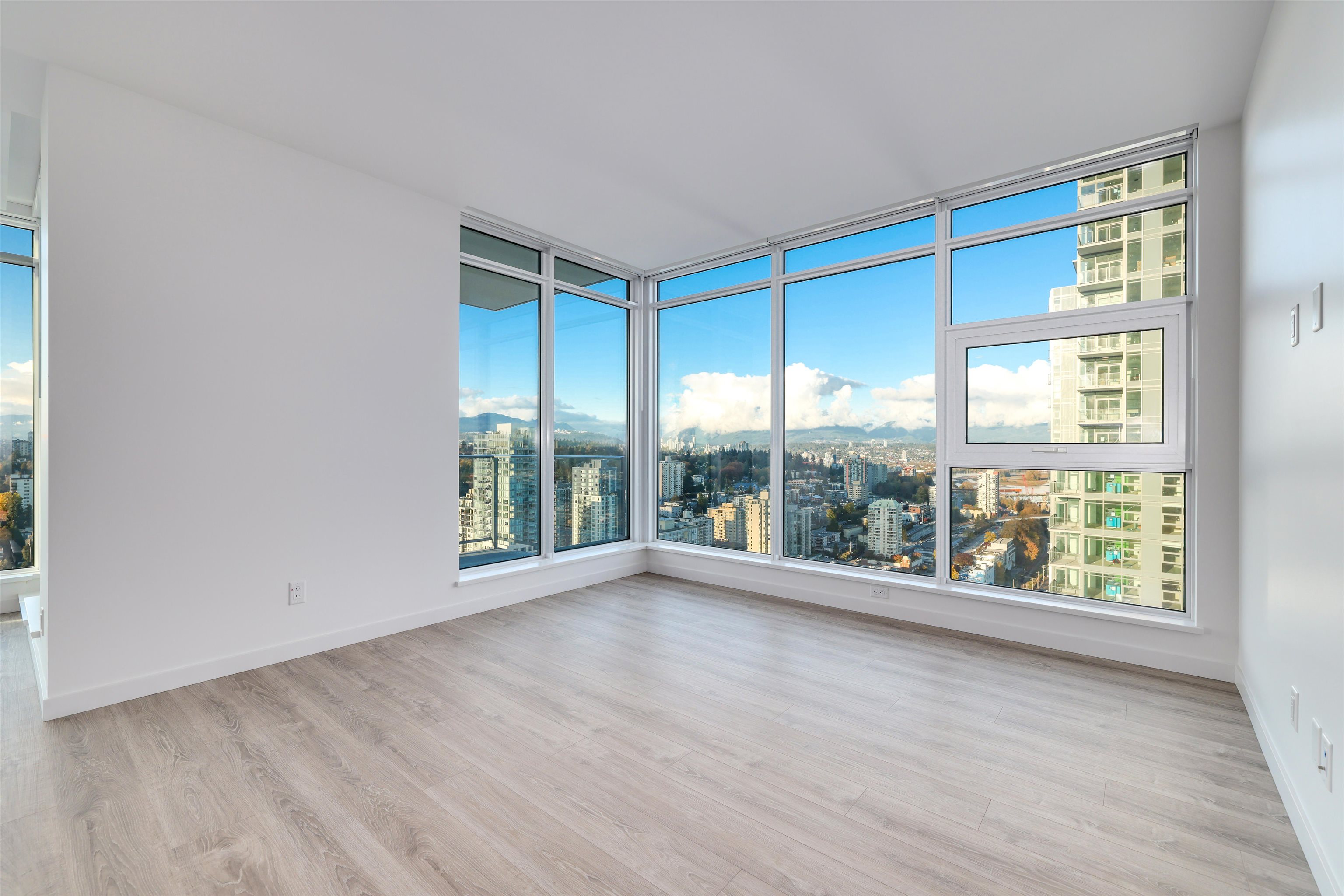 3504 680 QUAYSIDE DRIVE