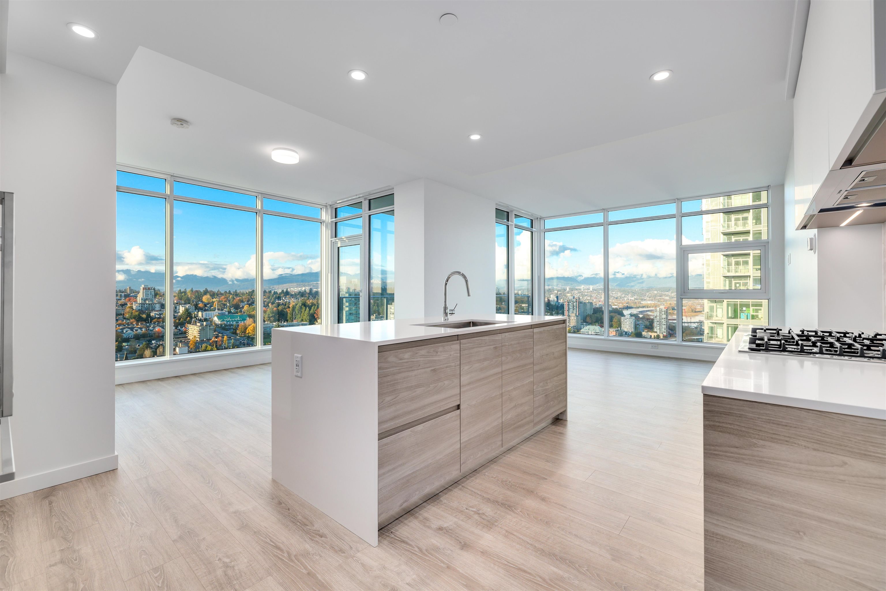 3504 680 QUAYSIDE DRIVE