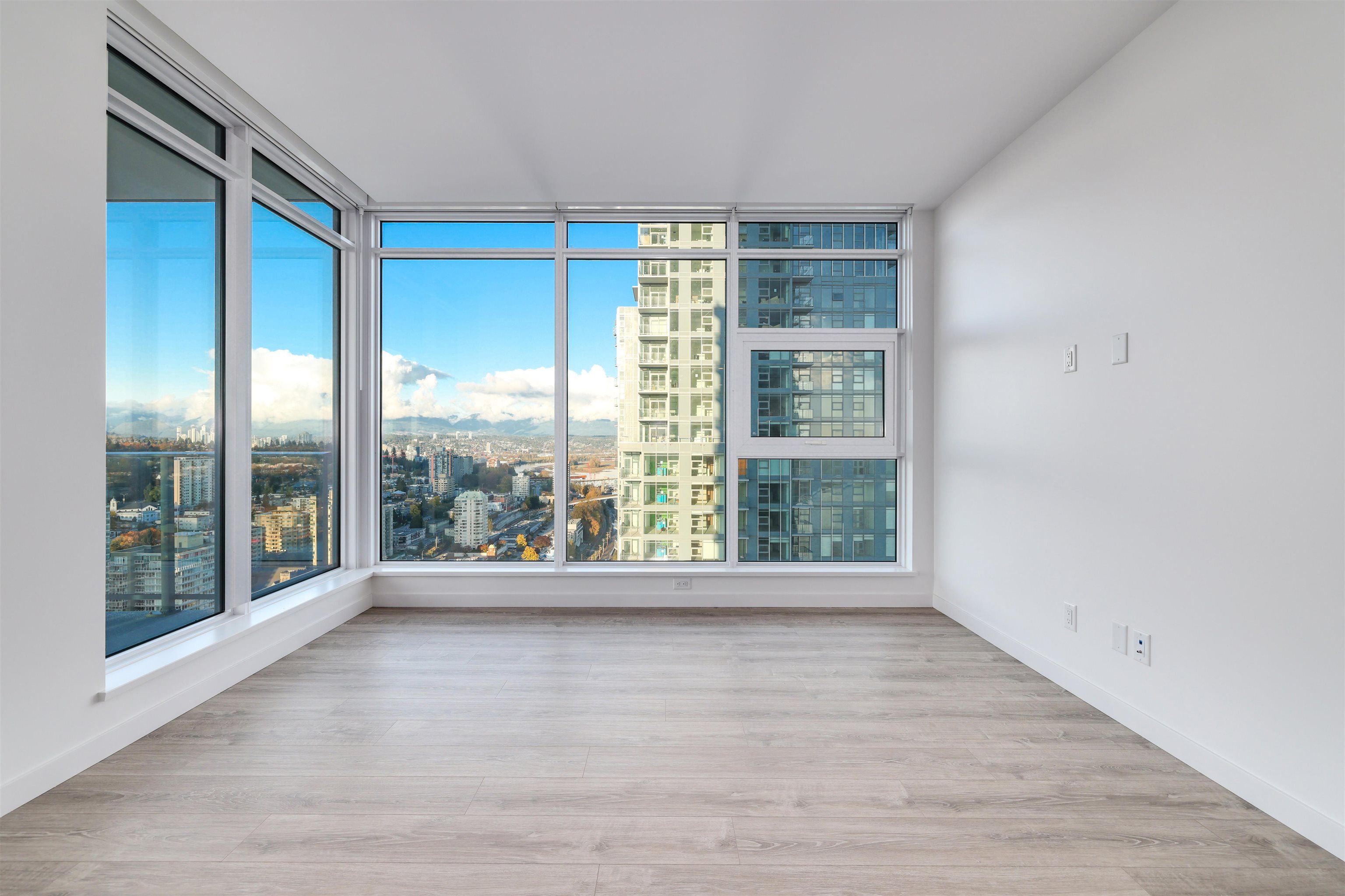 3504 680 QUAYSIDE DRIVE