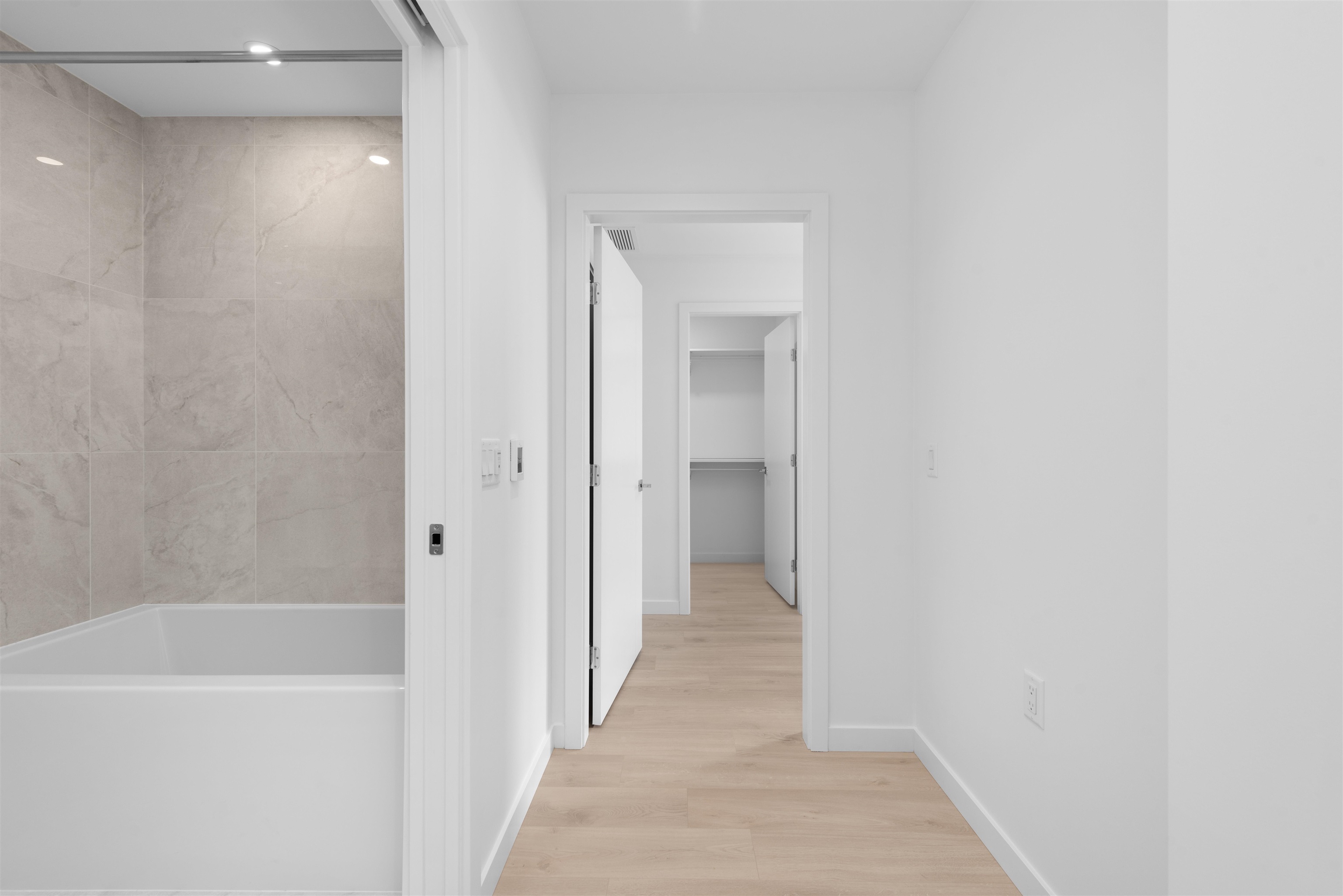 4001 680 QUAYSIDE DRIVE
