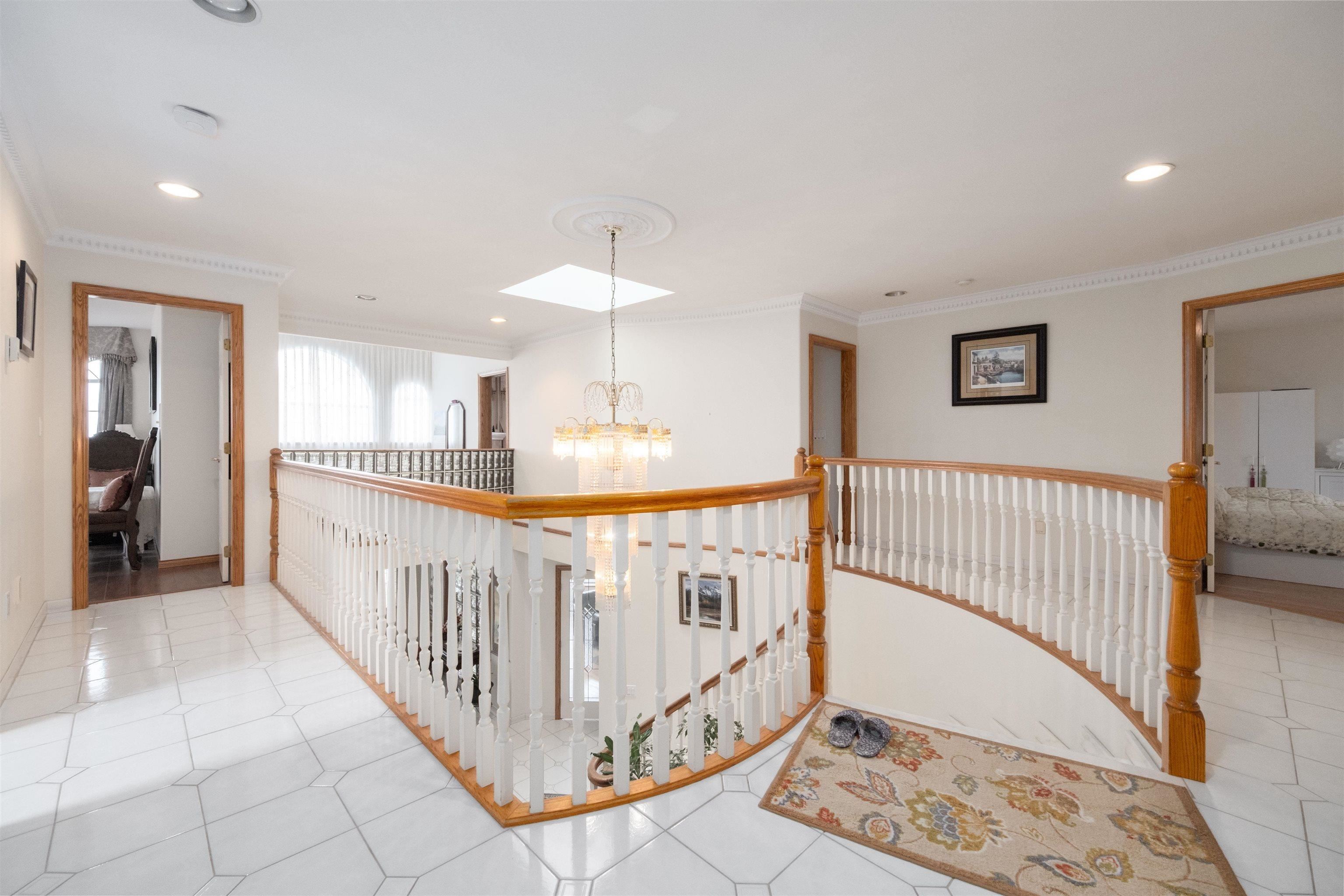 2248 SICAMOUS AVENUE