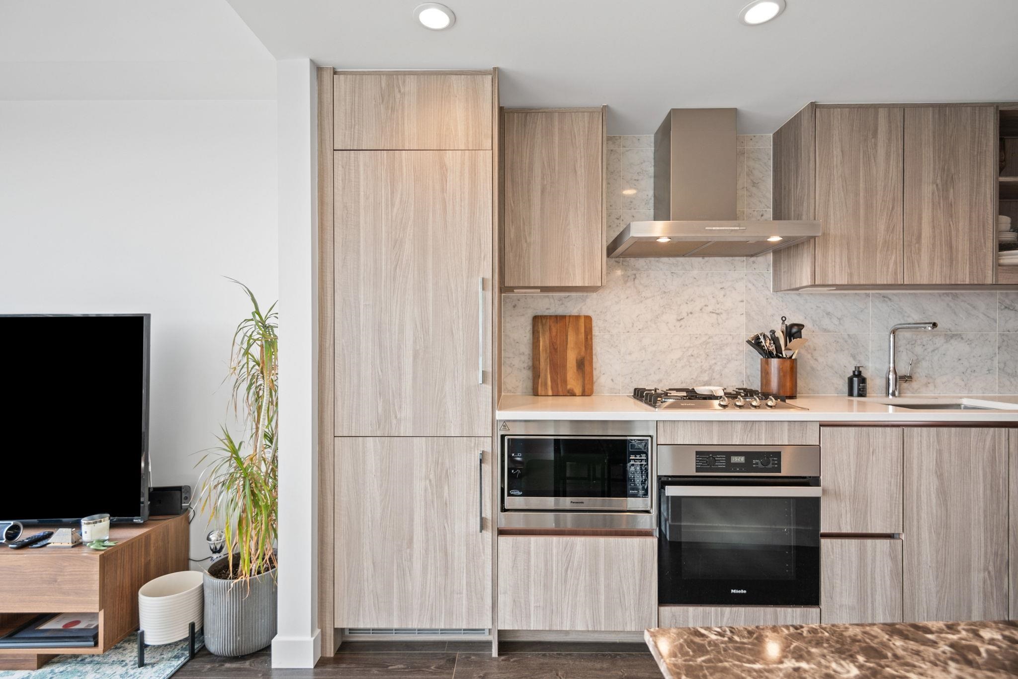 1501 1768 COOK STREET