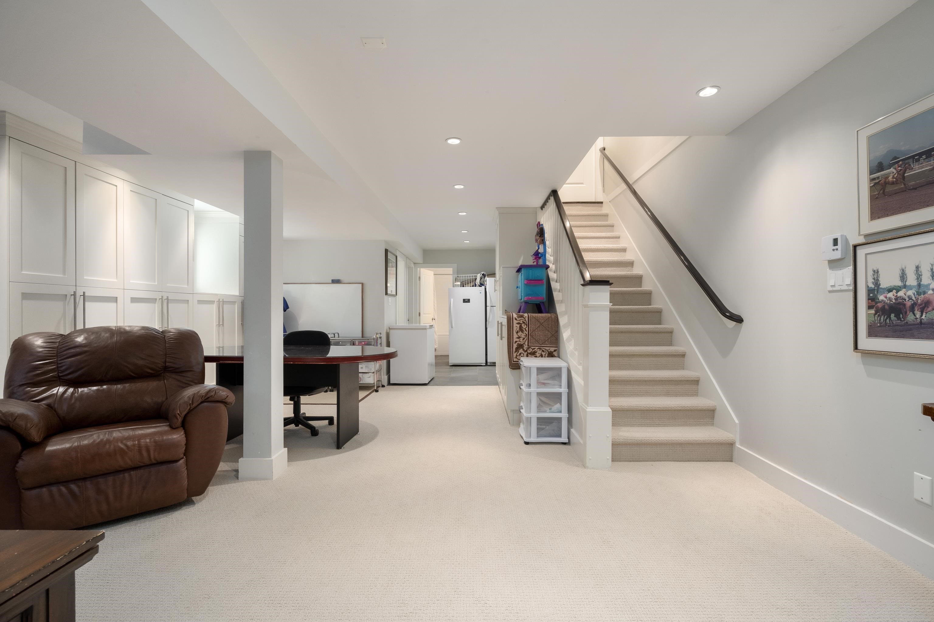 3955 DUNDAS STREET