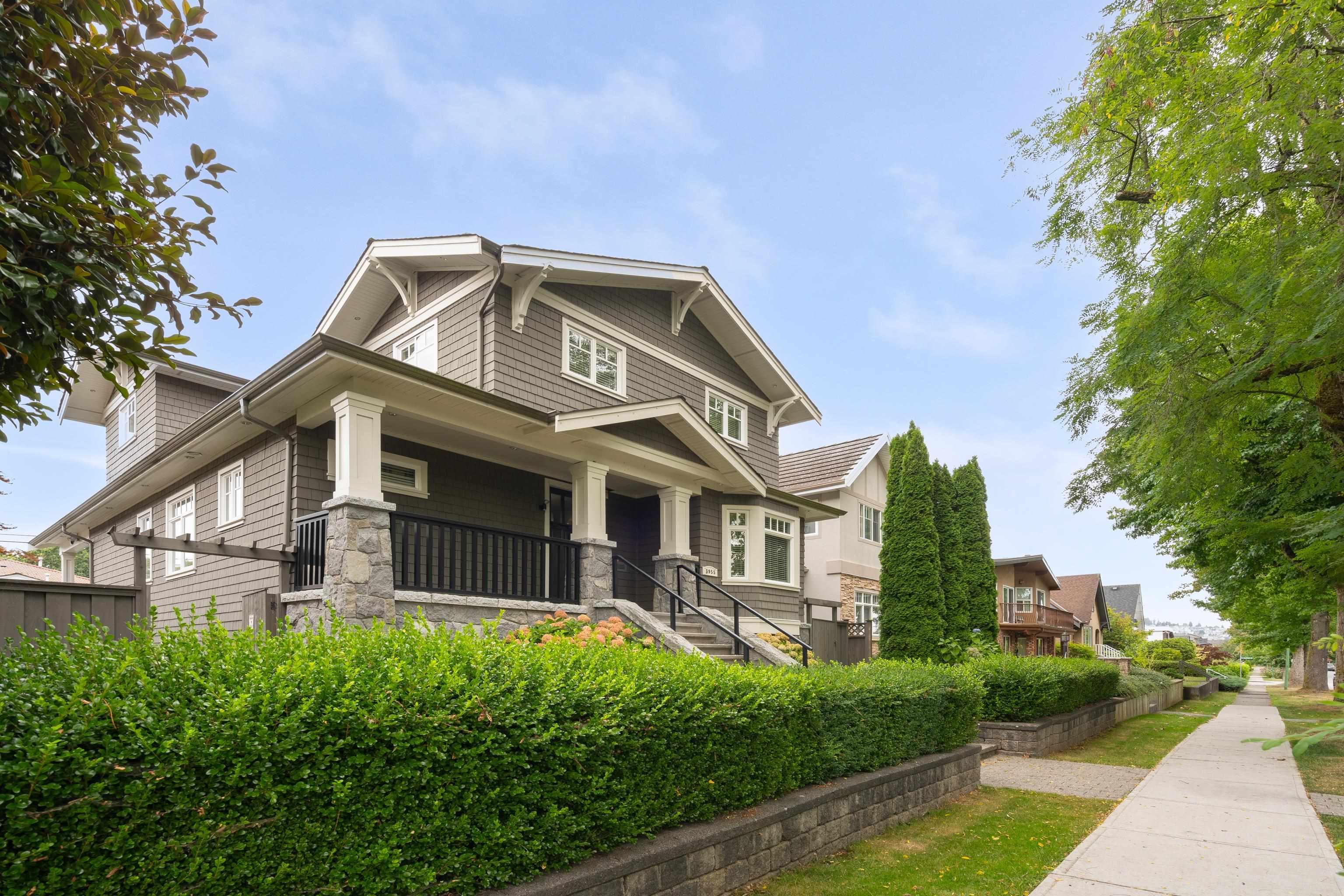 3955 DUNDAS STREET