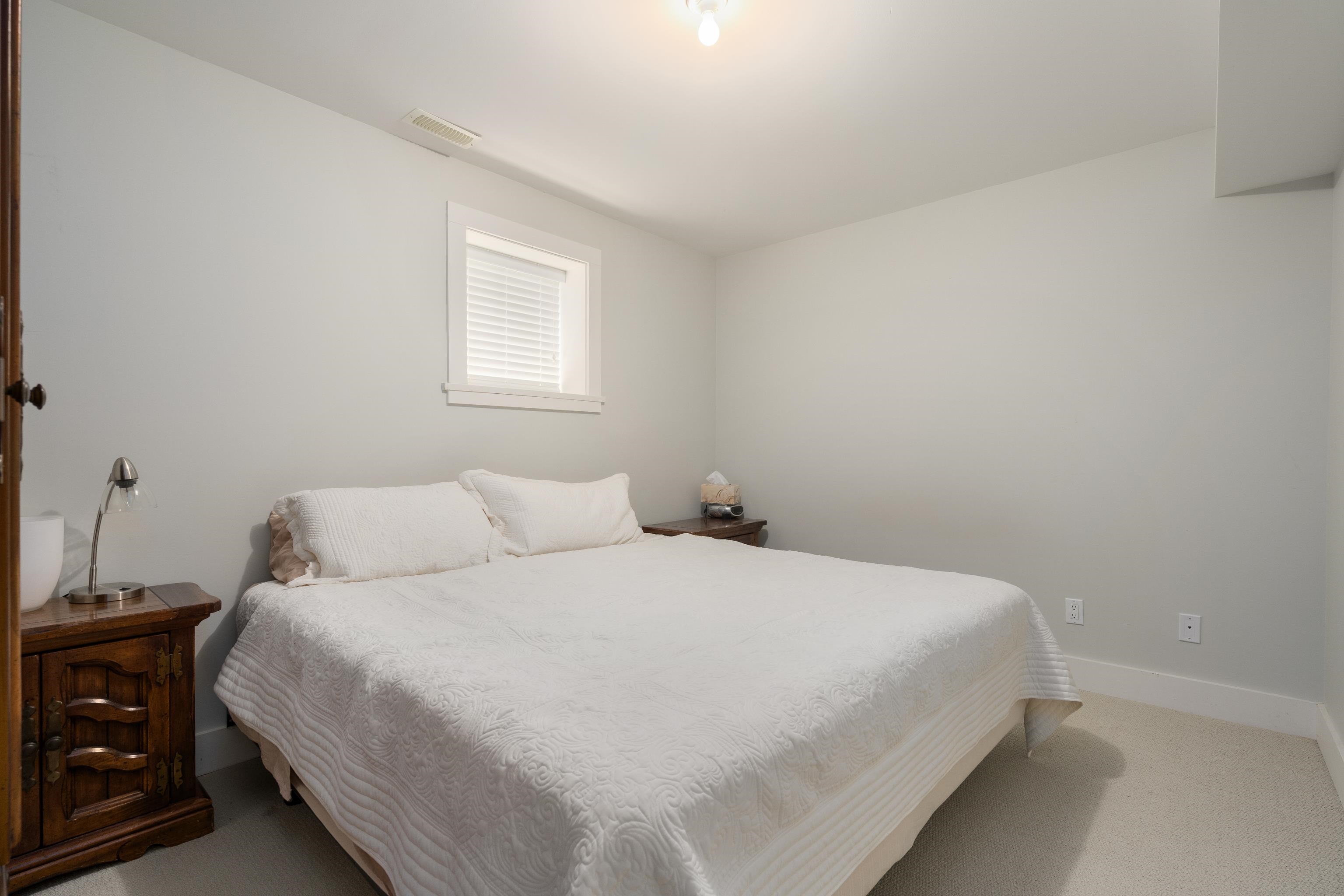 3955 DUNDAS STREET
