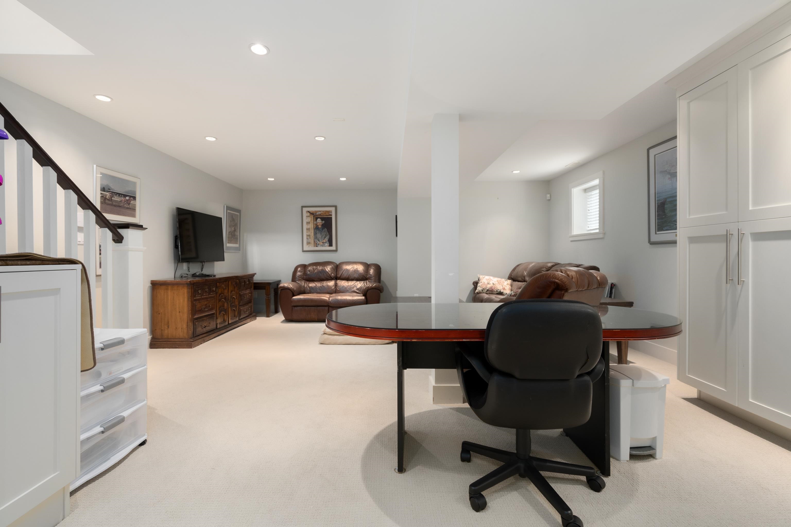 3955 DUNDAS STREET
