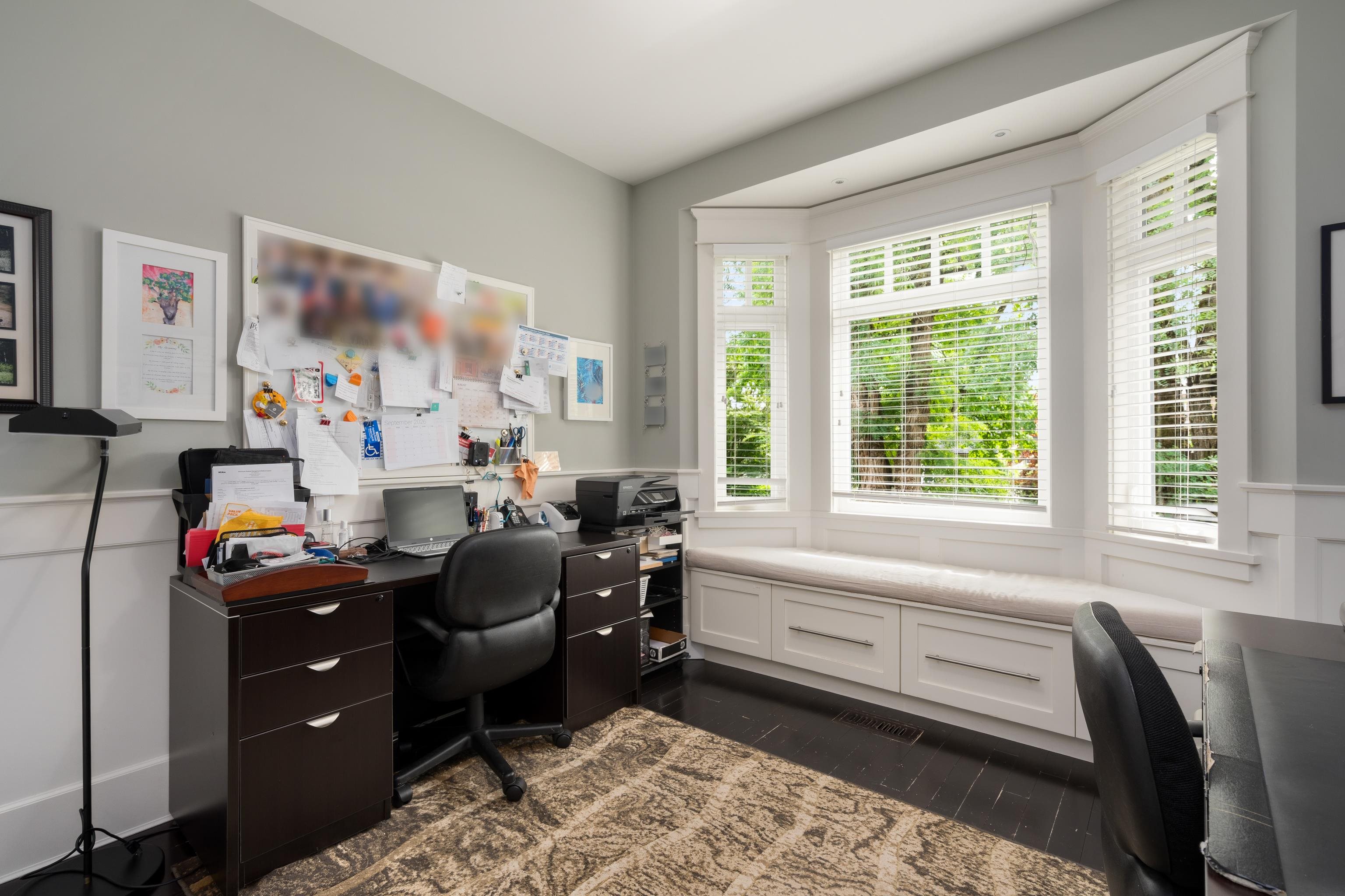 3955 DUNDAS STREET