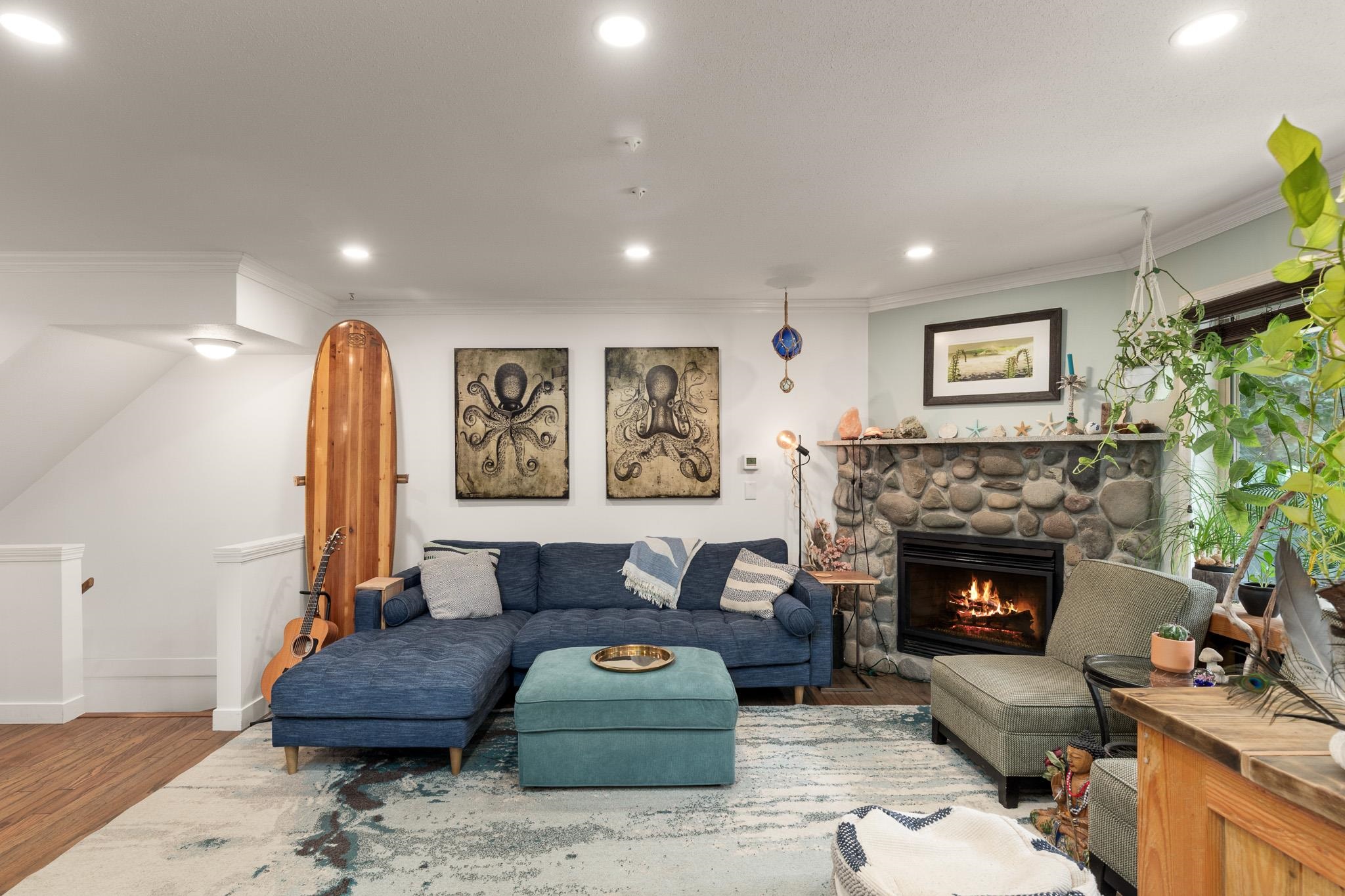 6 1158 CARMEL PLACE