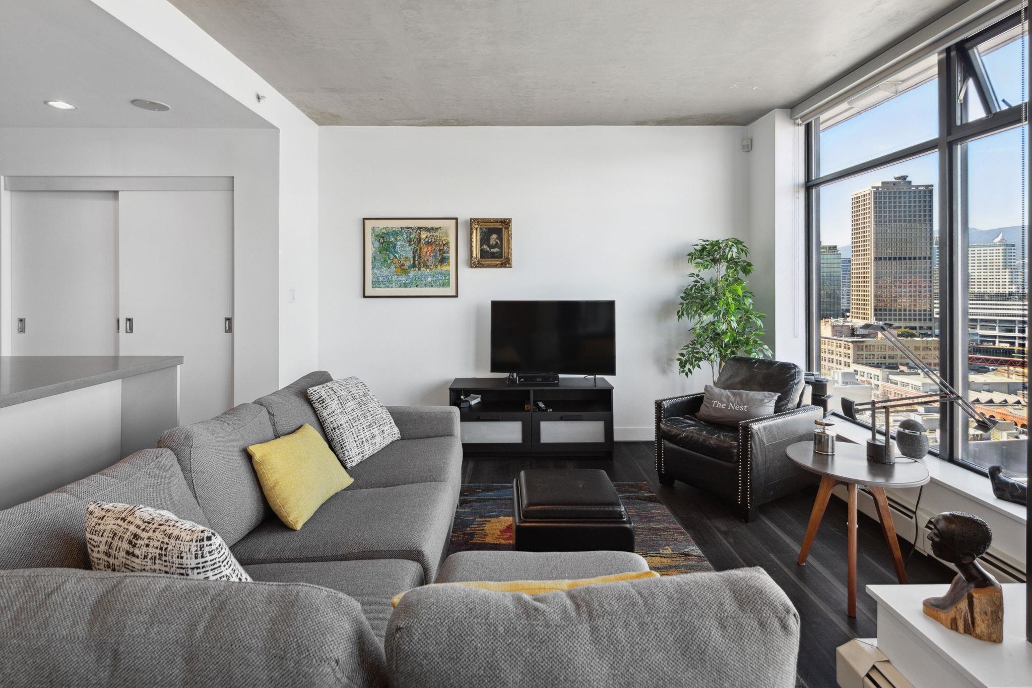 2102 128 W CORDOVA STREET