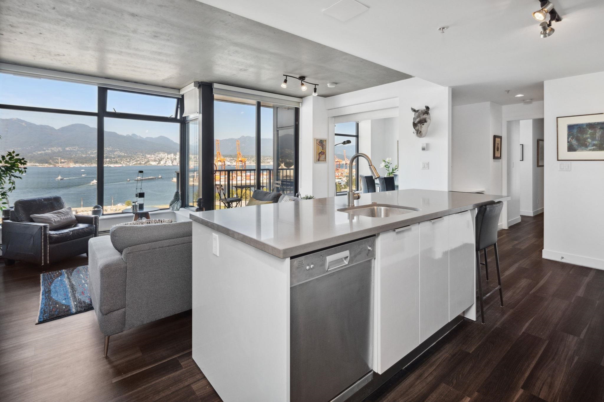 2102 128 W CORDOVA STREET