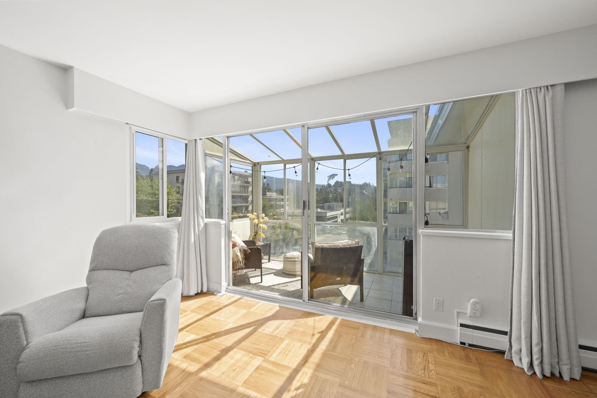 504 1750 ESQUIMALT AVENUE
