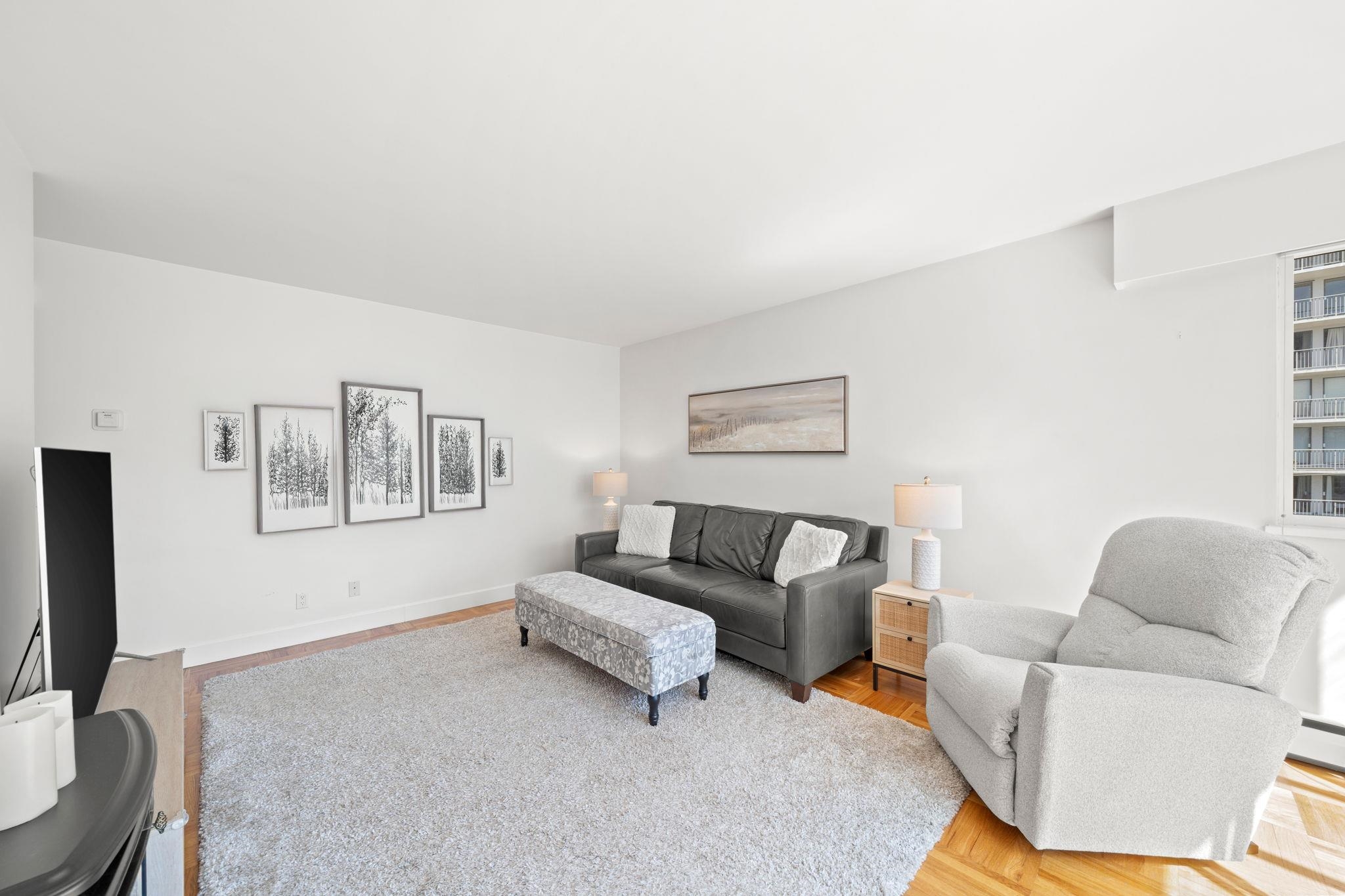 504 1750 ESQUIMALT AVENUE