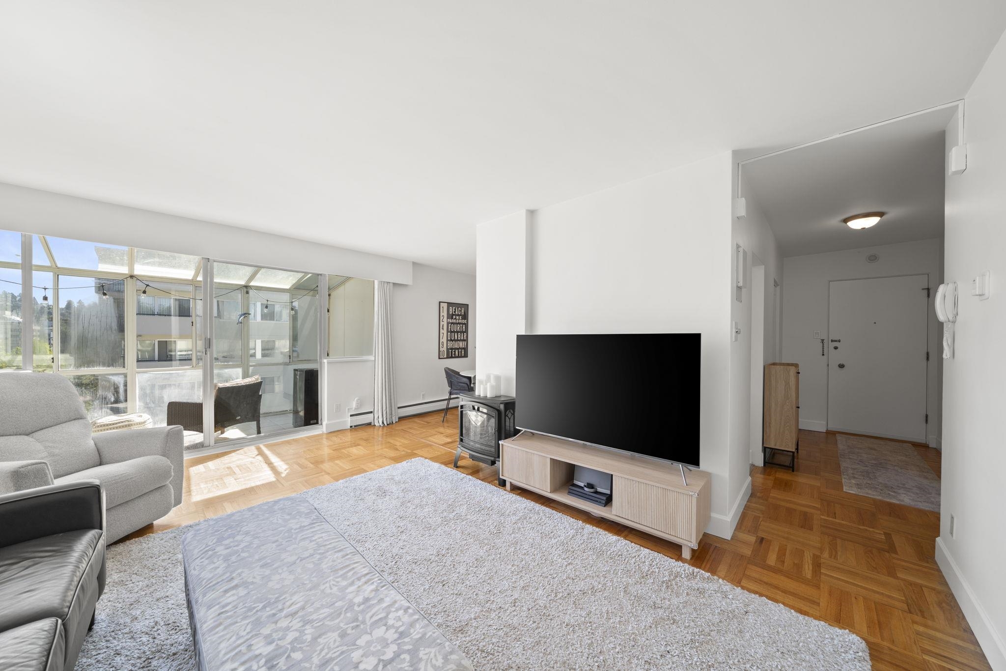 504 1750 ESQUIMALT AVENUE