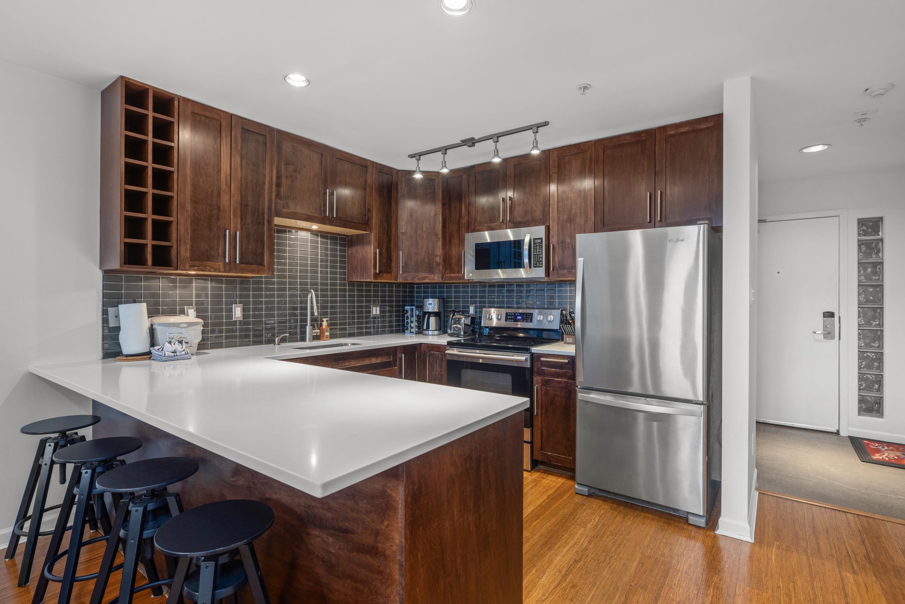 302 3212 BLUEBERRY DRIVE