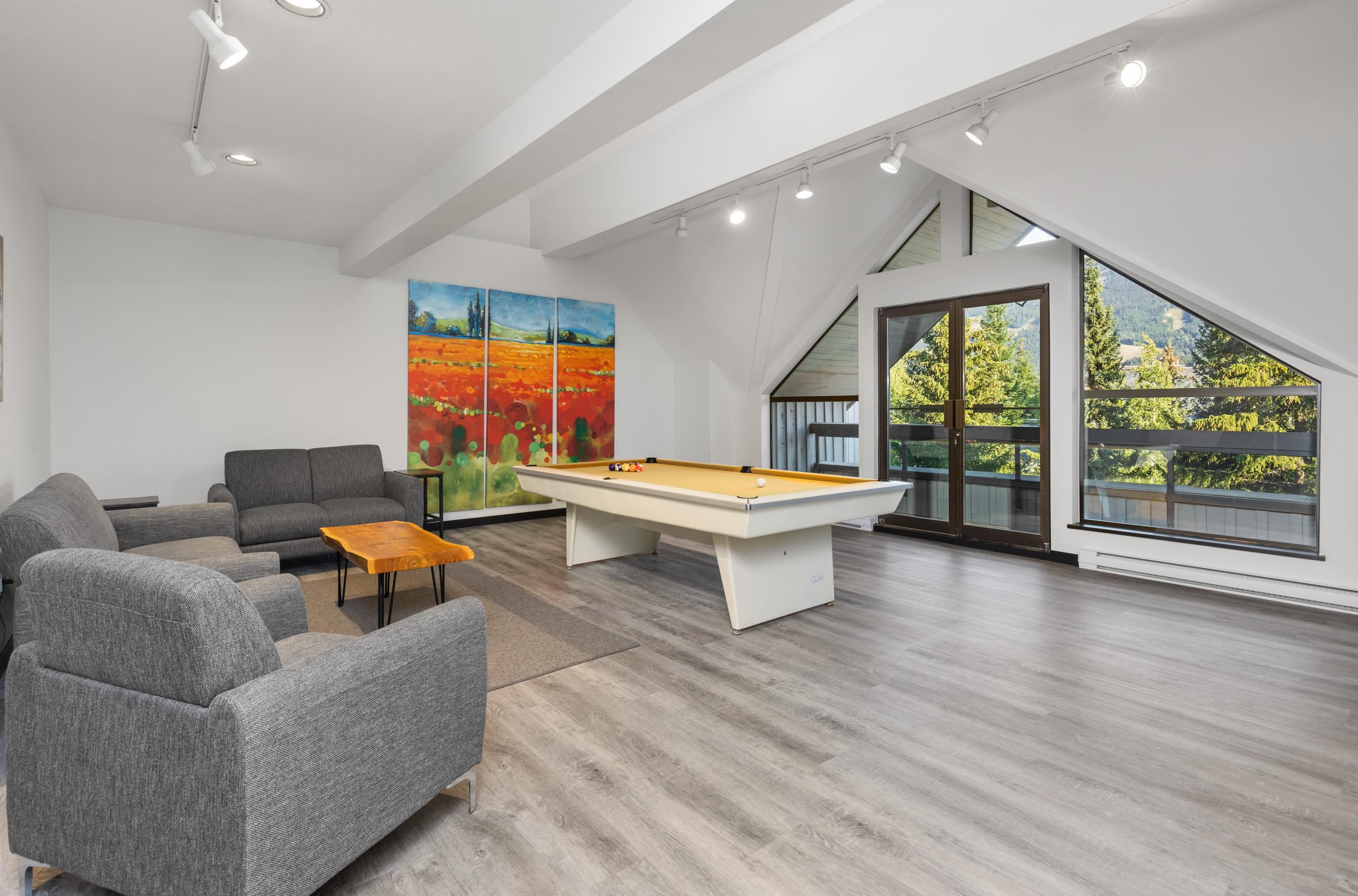 302 3212 BLUEBERRY DRIVE