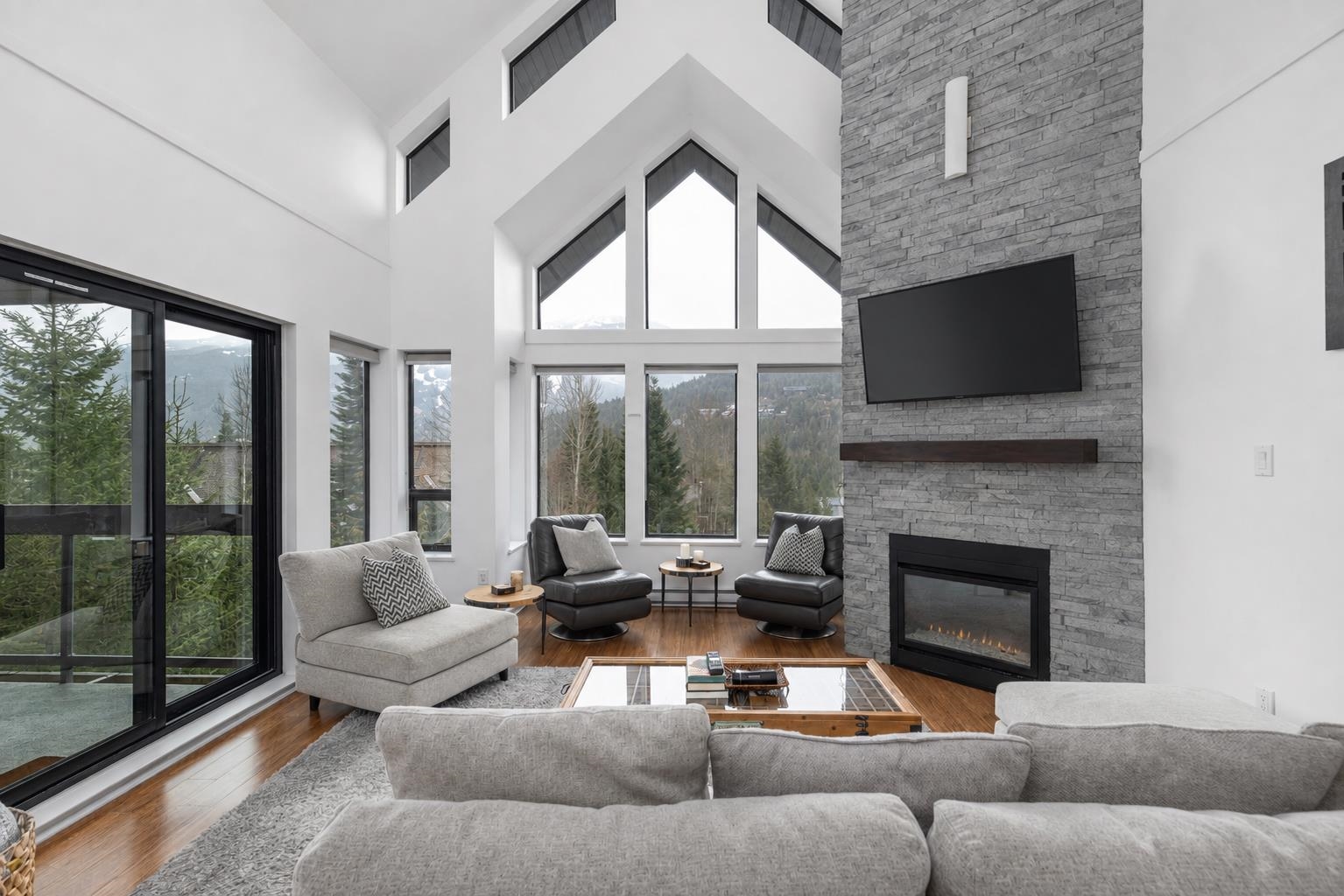 302 3212 BLUEBERRY DRIVE