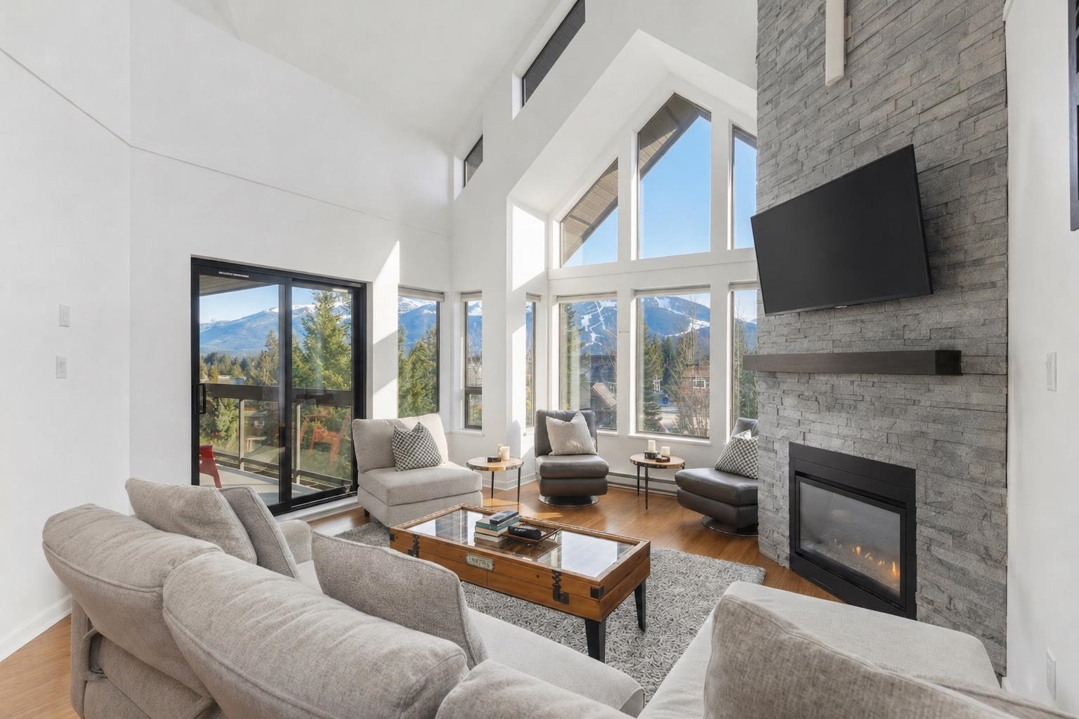 302 3212 BLUEBERRY DRIVE