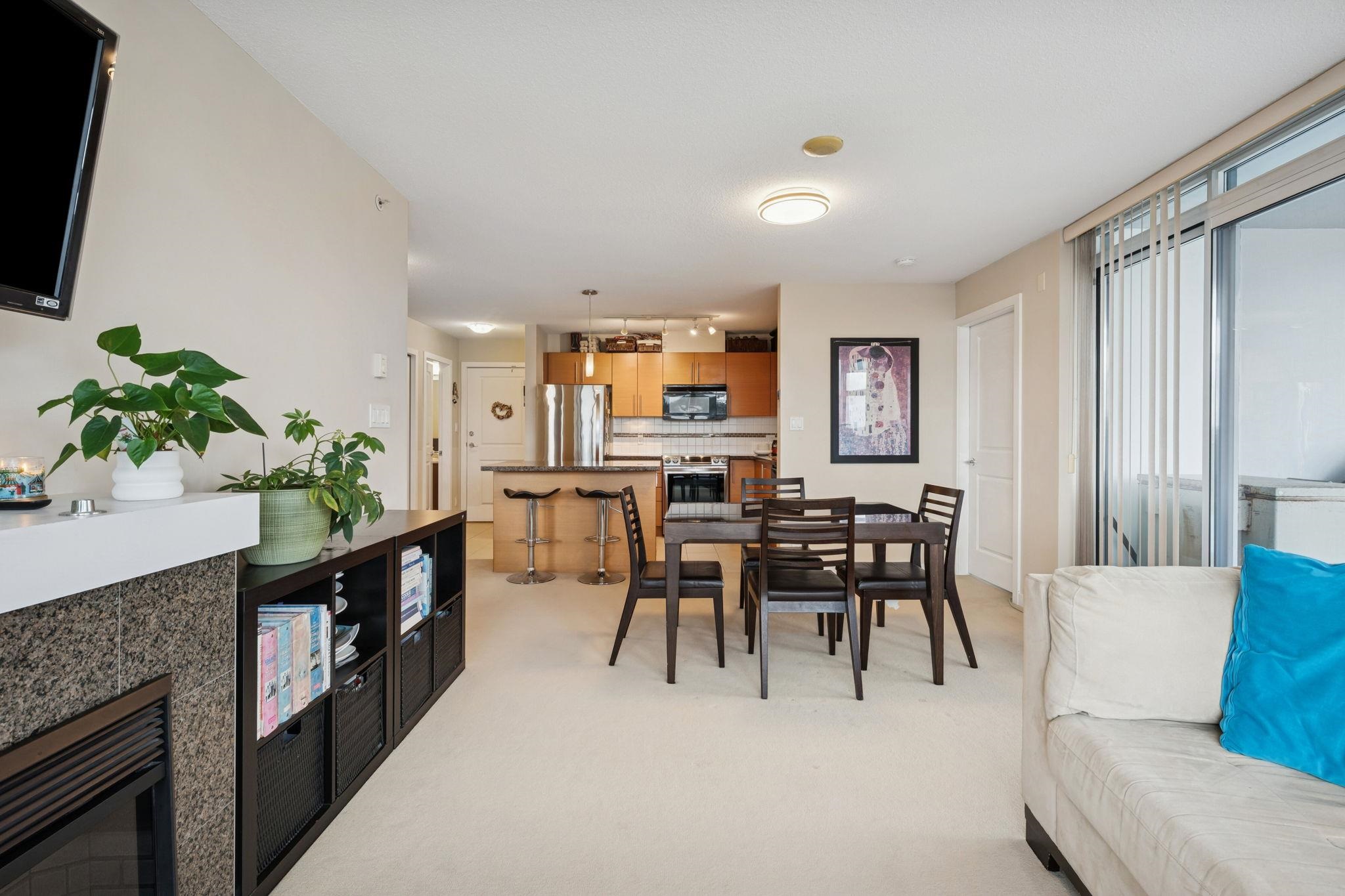 1402 2225 HOLDOM AVENUE