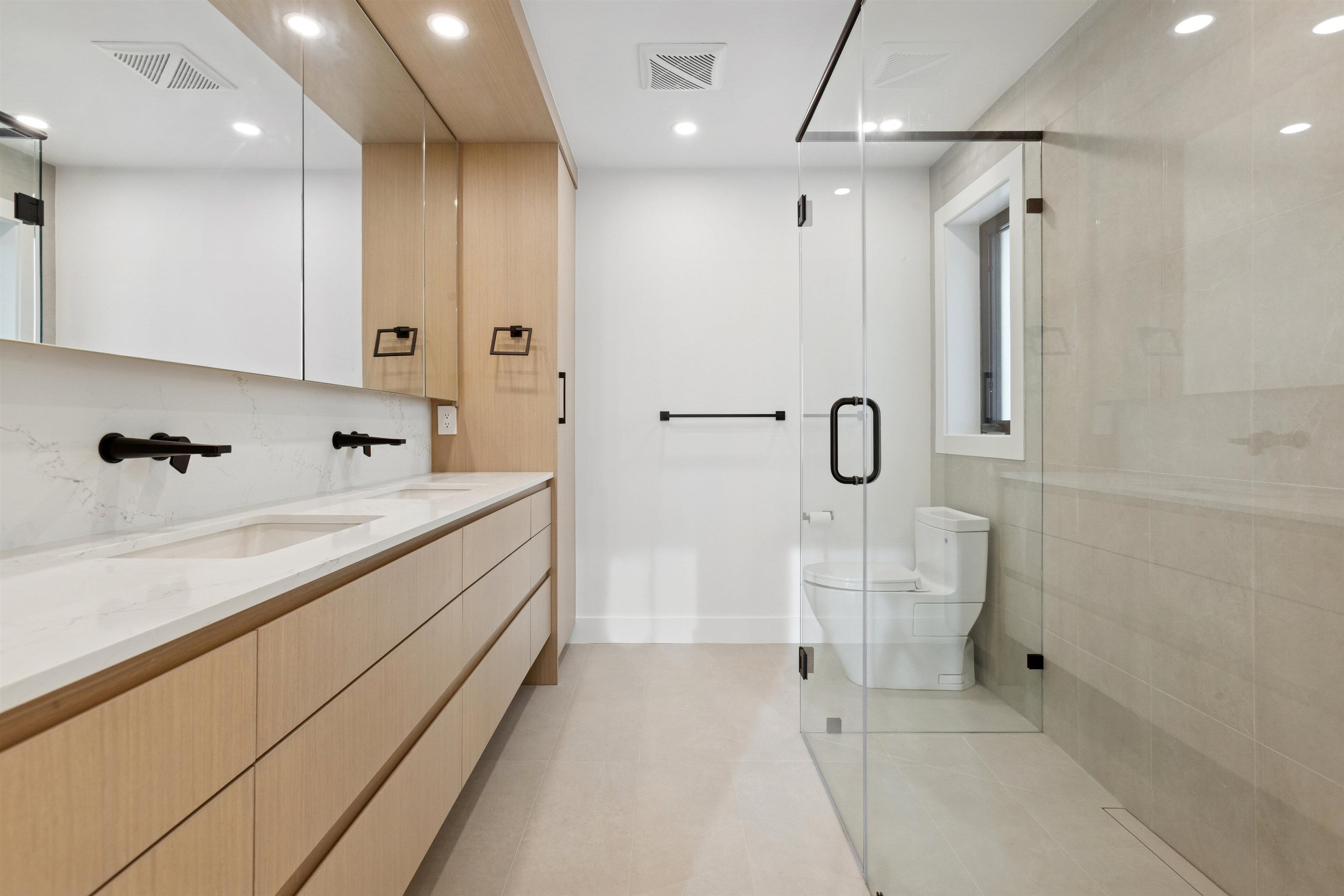 2130 QUALICUM DRIVE
