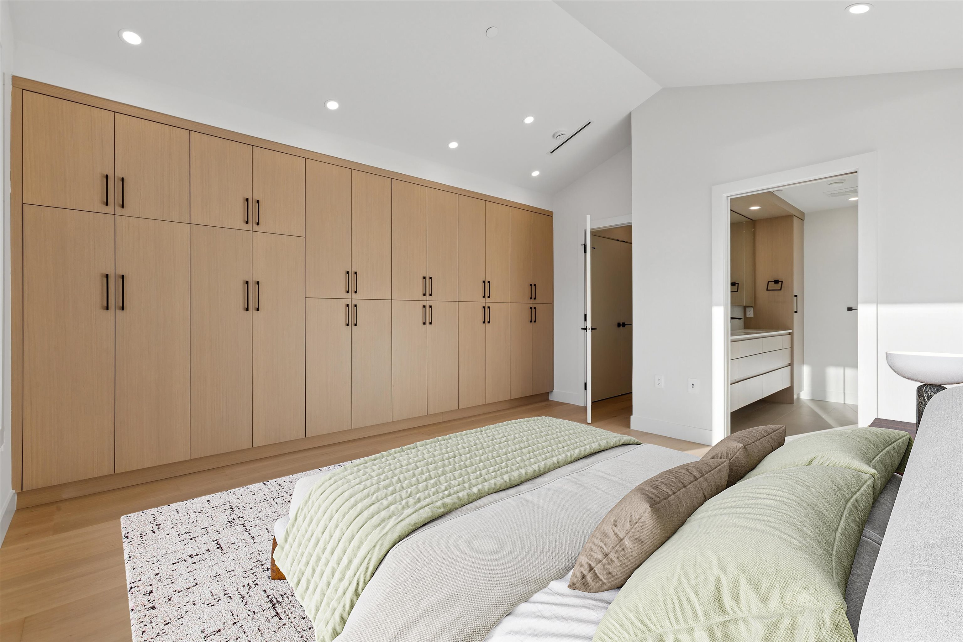 2130 QUALICUM DRIVE