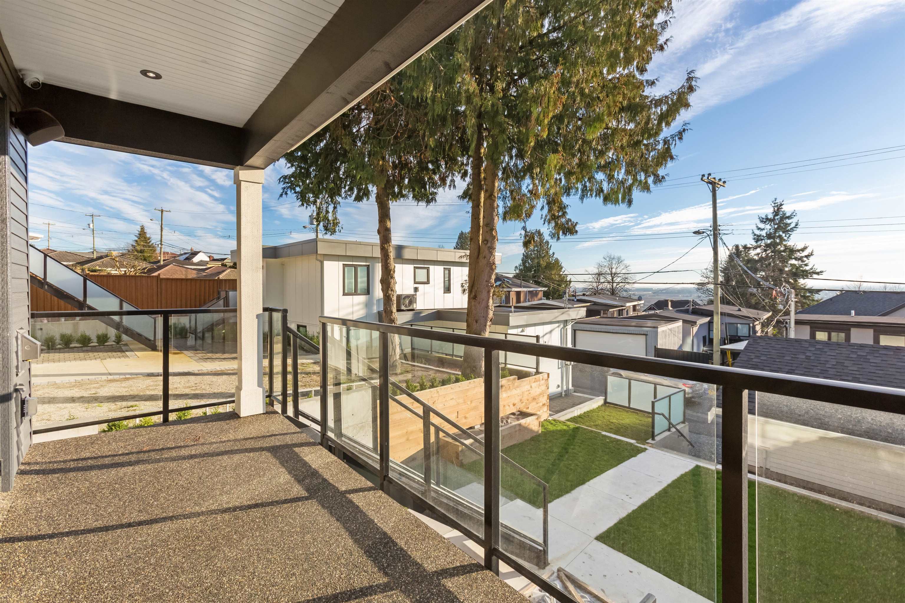 2130 QUALICUM DRIVE