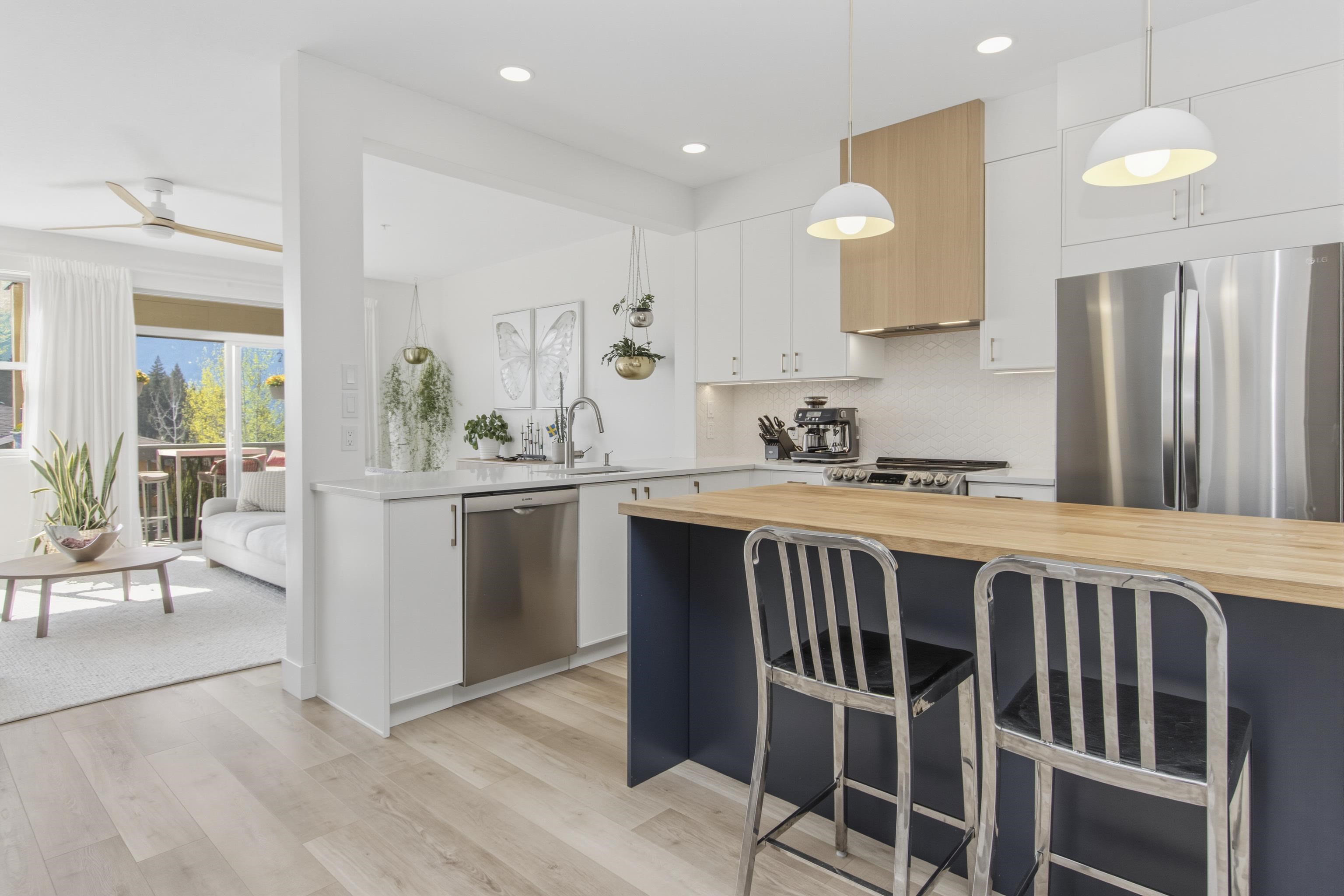 6 1024 GLACIER VIEW DRIVE