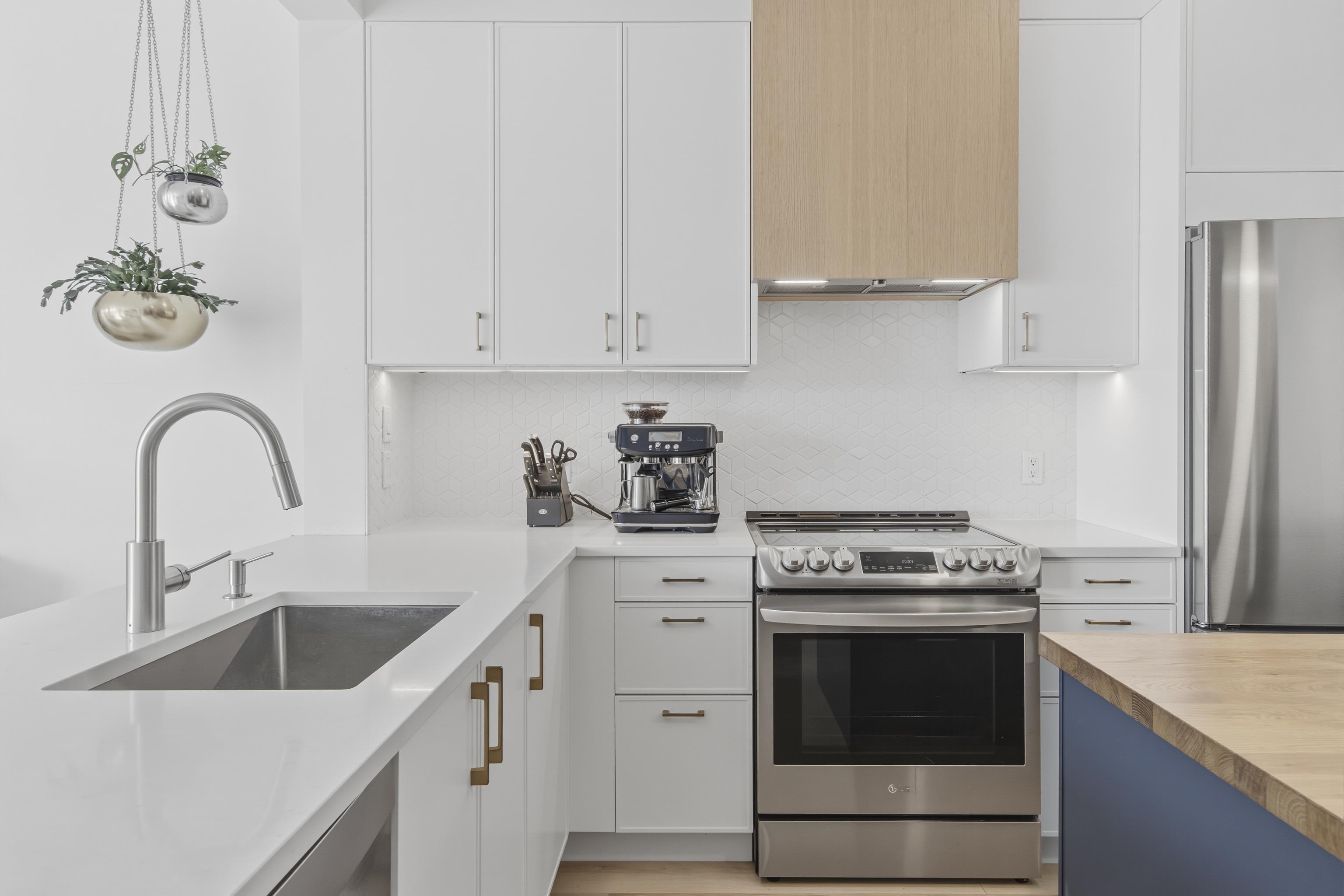 6 1024 GLACIER VIEW DRIVE