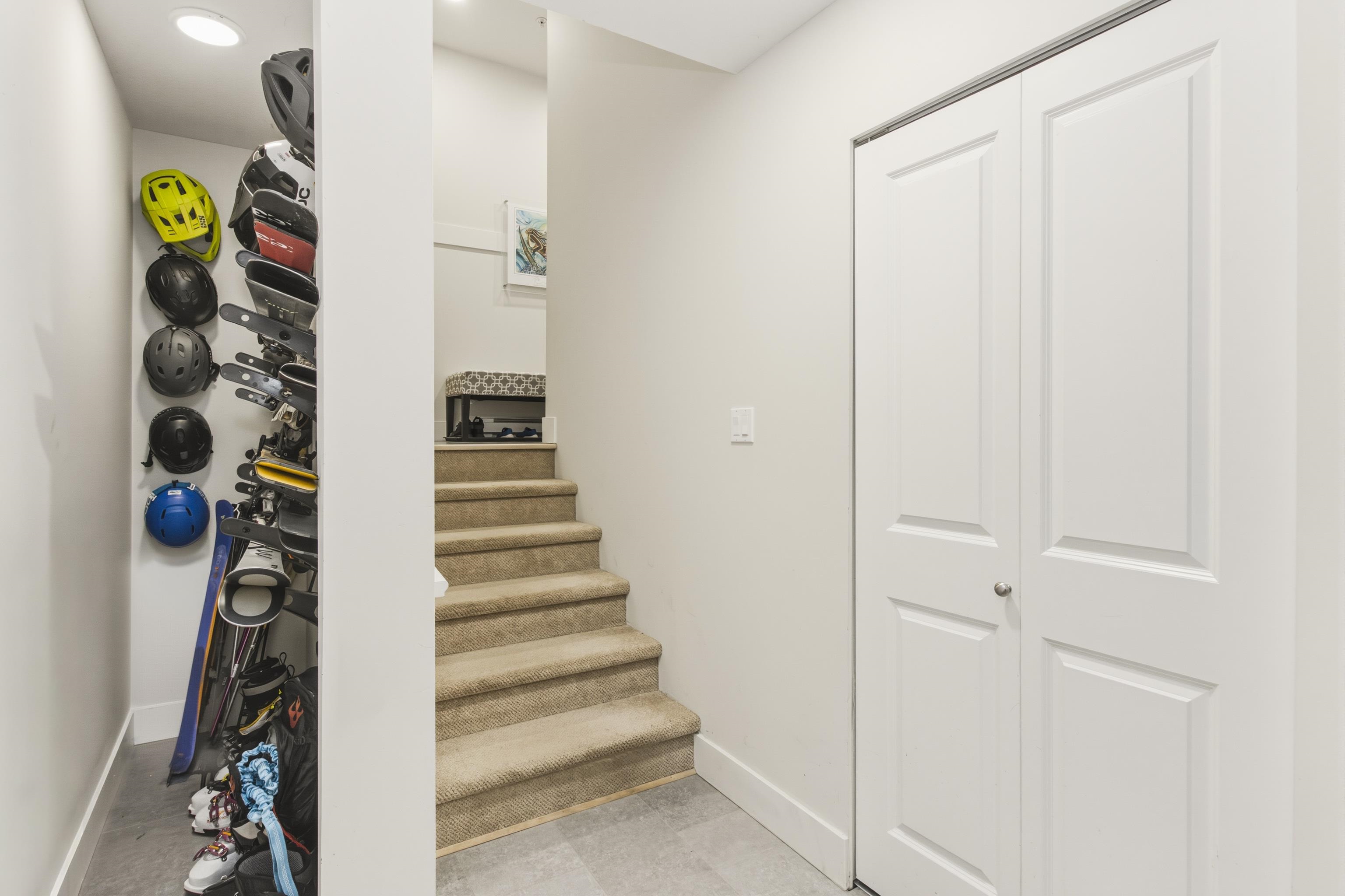 6 1024 GLACIER VIEW DRIVE
