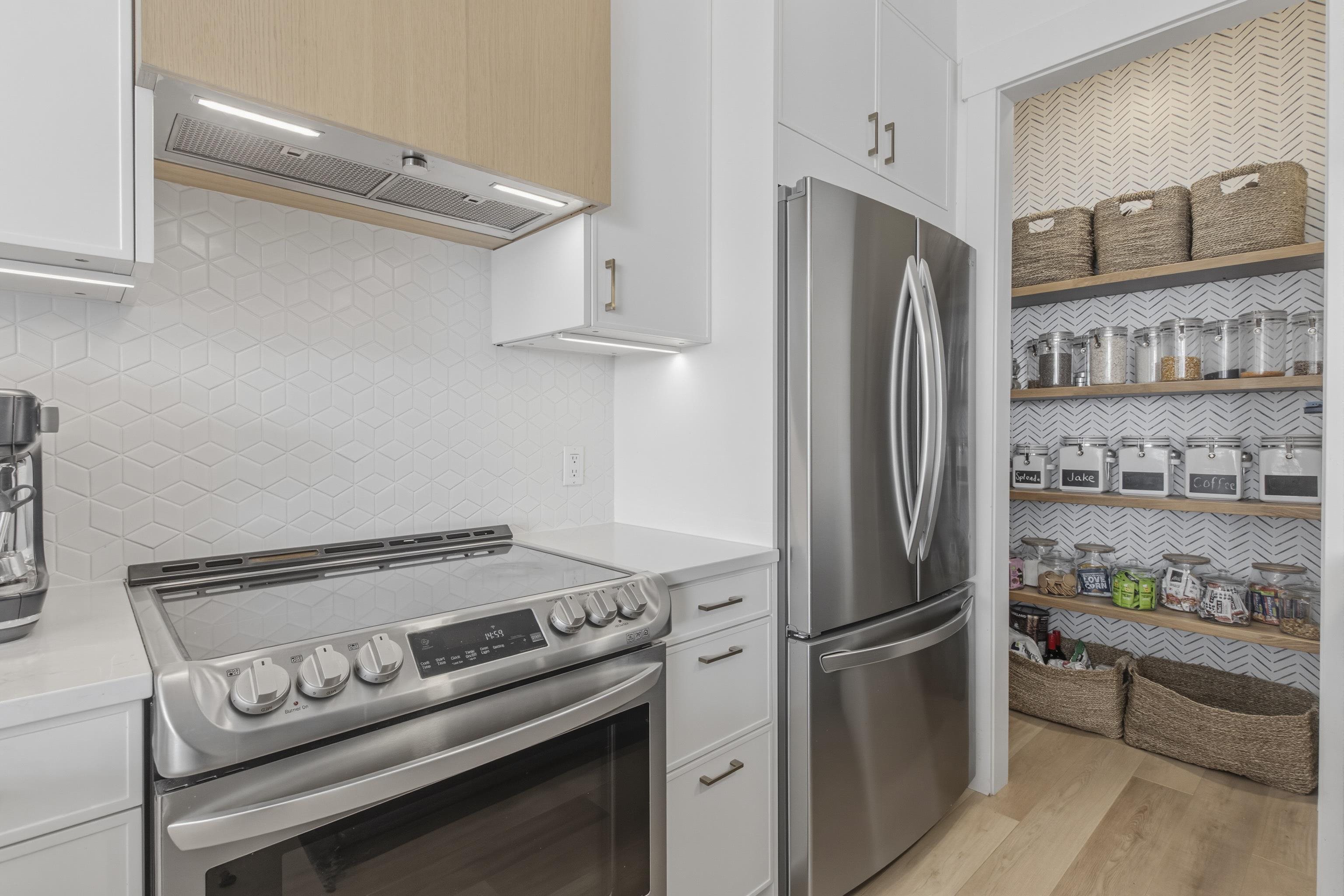 6 1024 GLACIER VIEW DRIVE