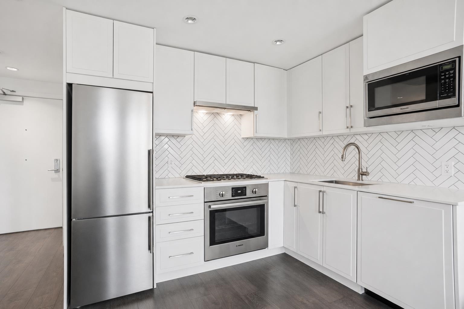 507 2435 KINGSWAY