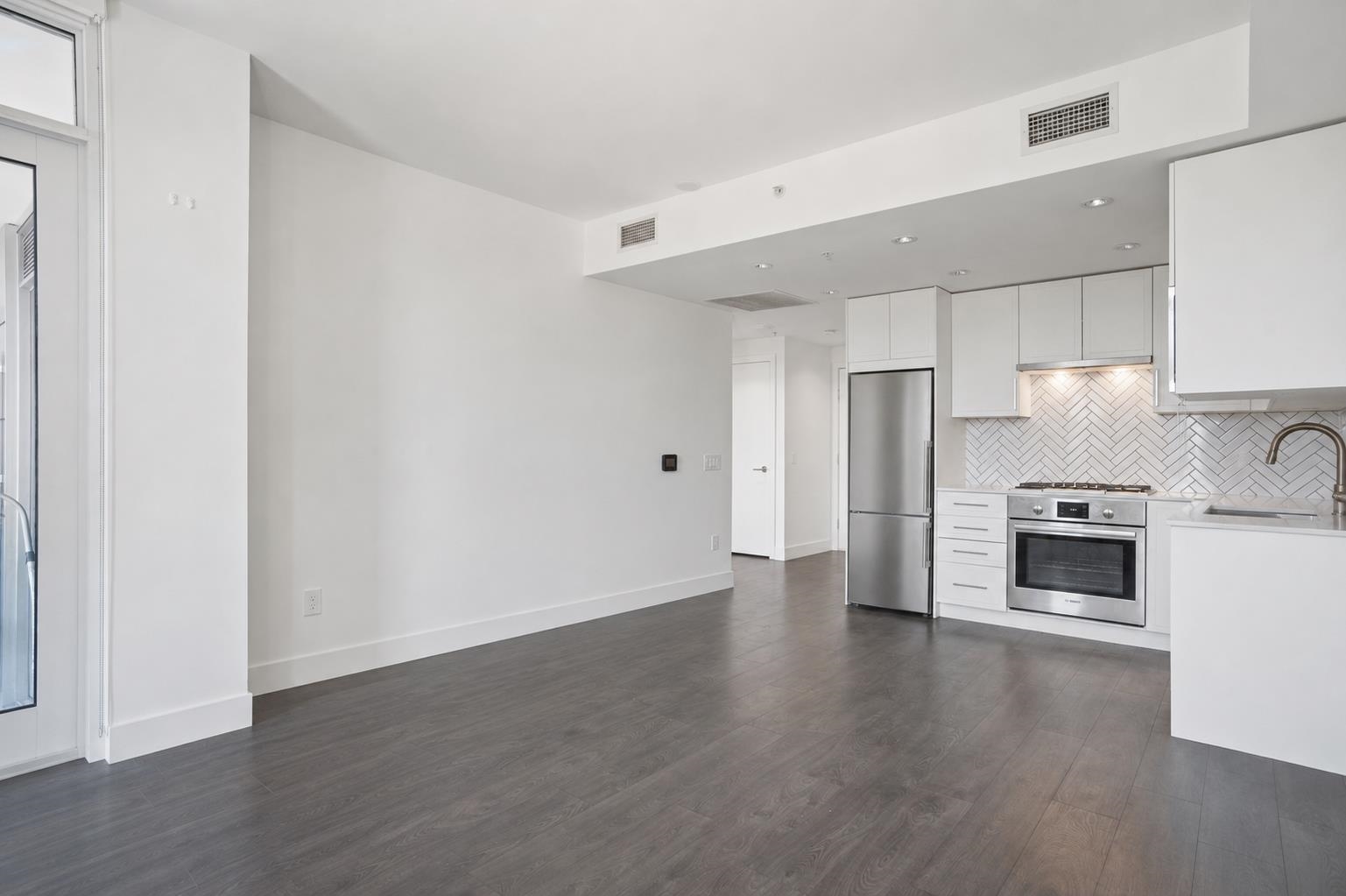 507 2435 KINGSWAY