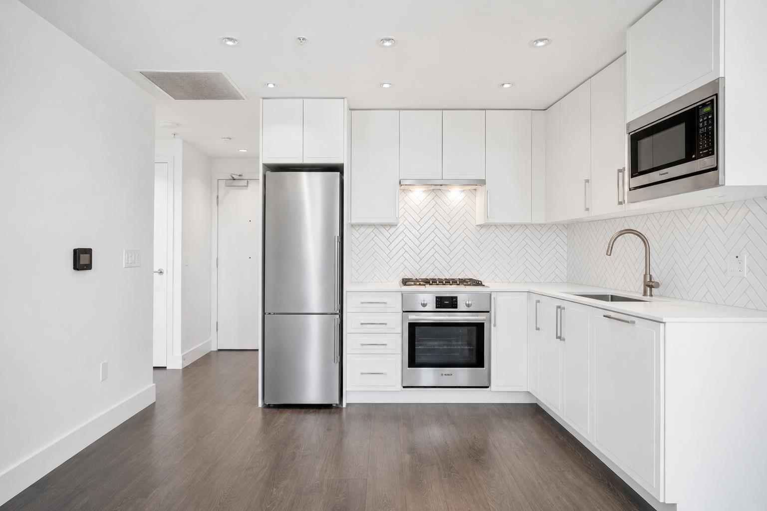 507 2435 KINGSWAY
