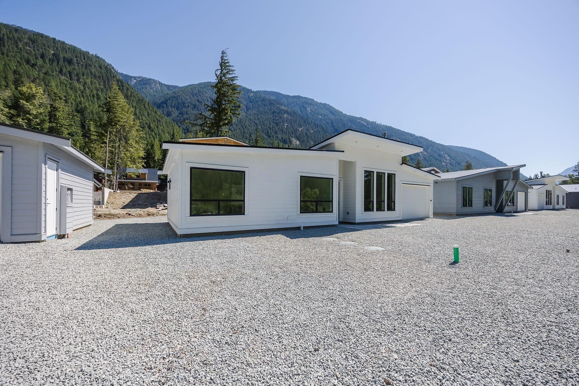 HG 187 71358 GROVE PLACE